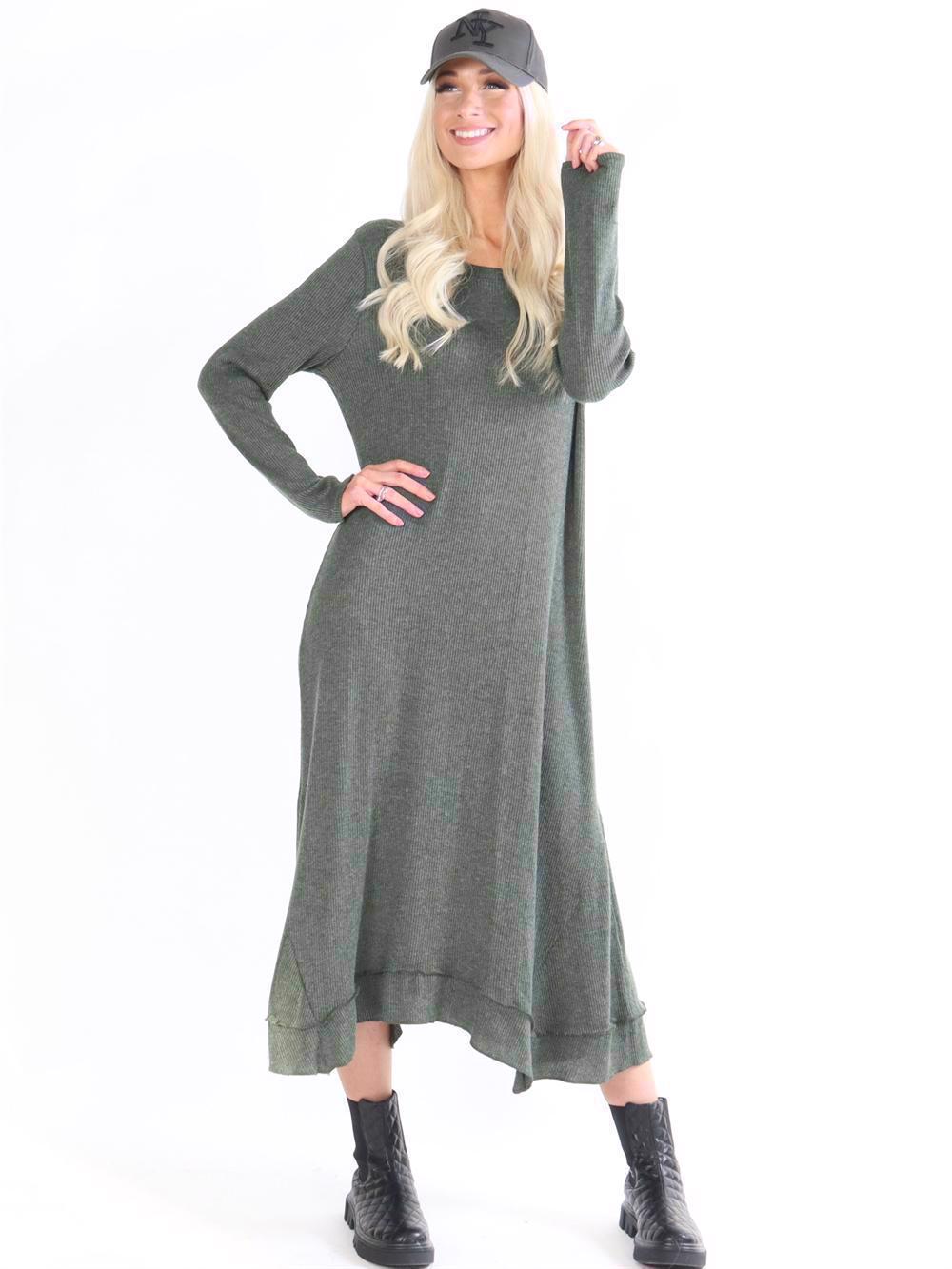 Norma - Lang blød ribbet kjole