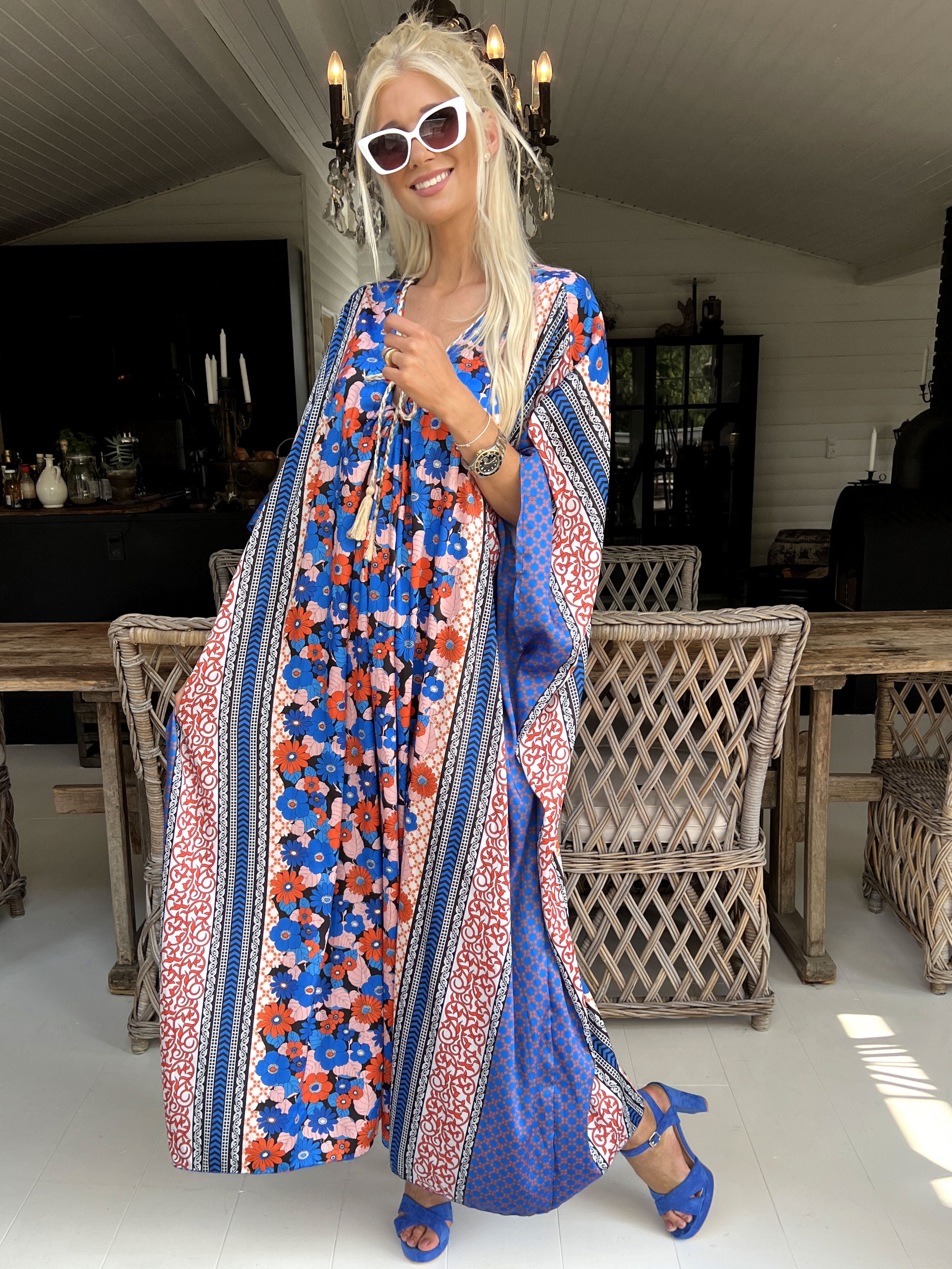 Nynne - Lang løs kjole med flettet snore