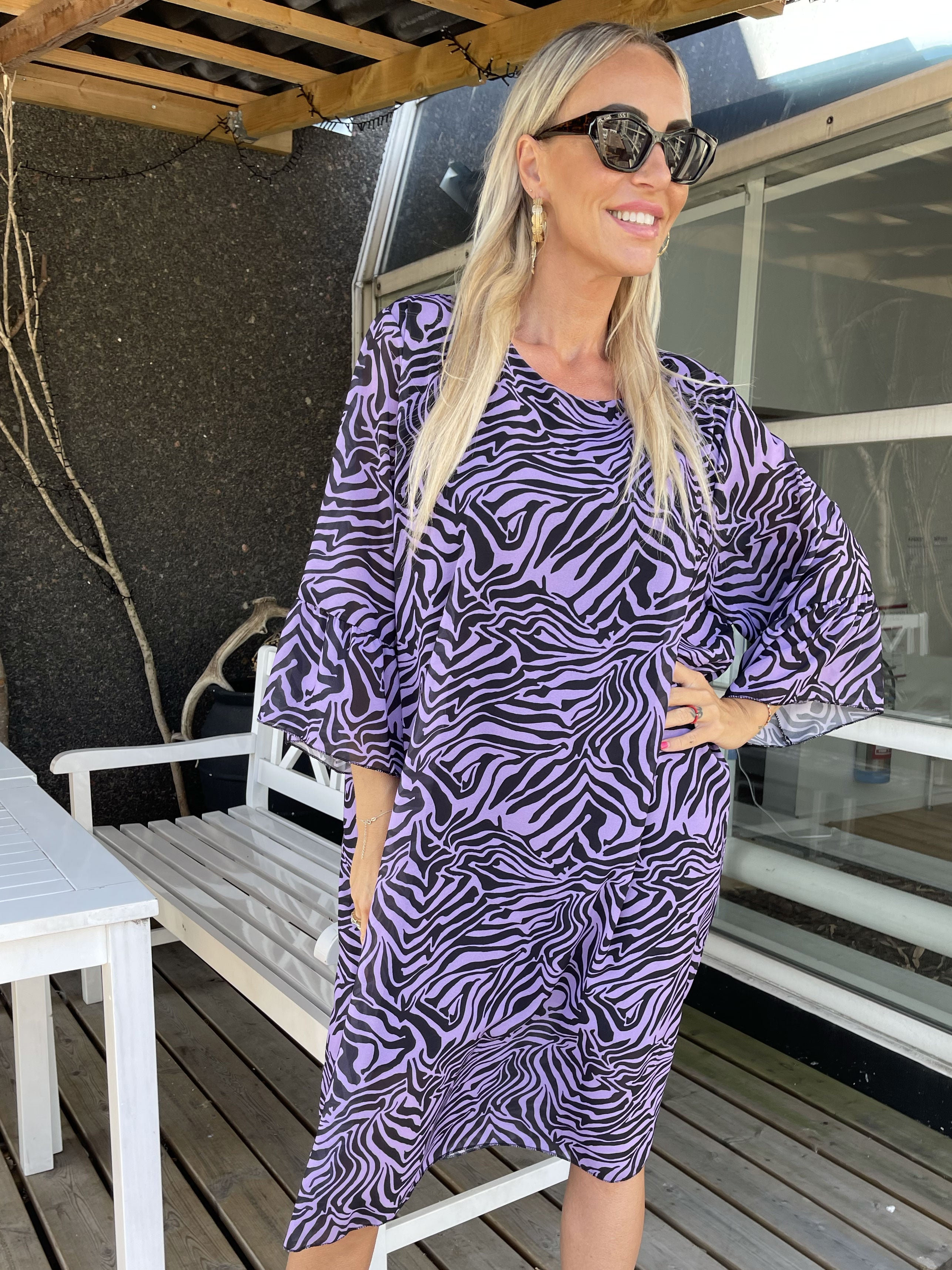 Olive - Kjole med zebra mønster