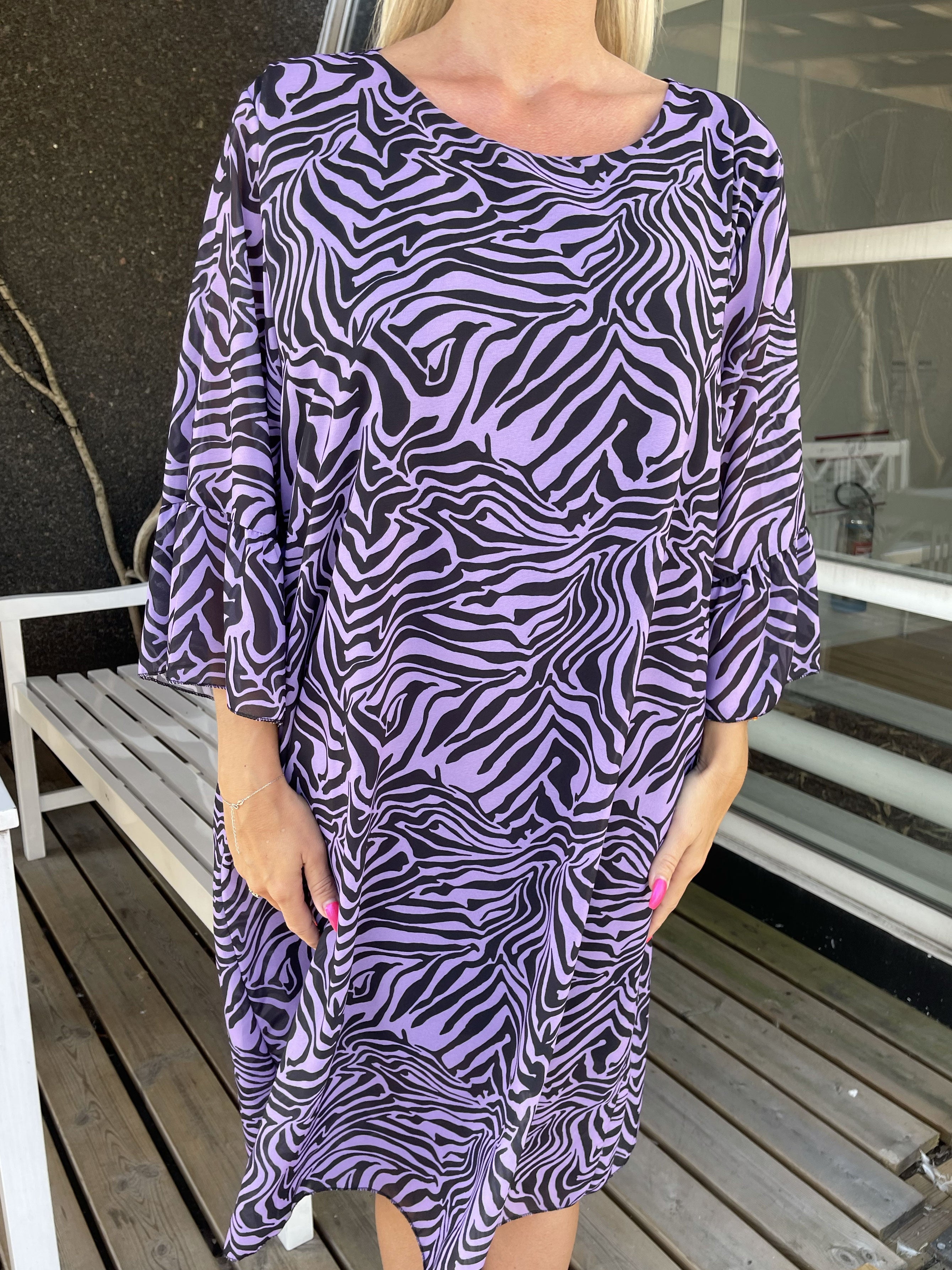 Olive - Kjole med zebra mønster