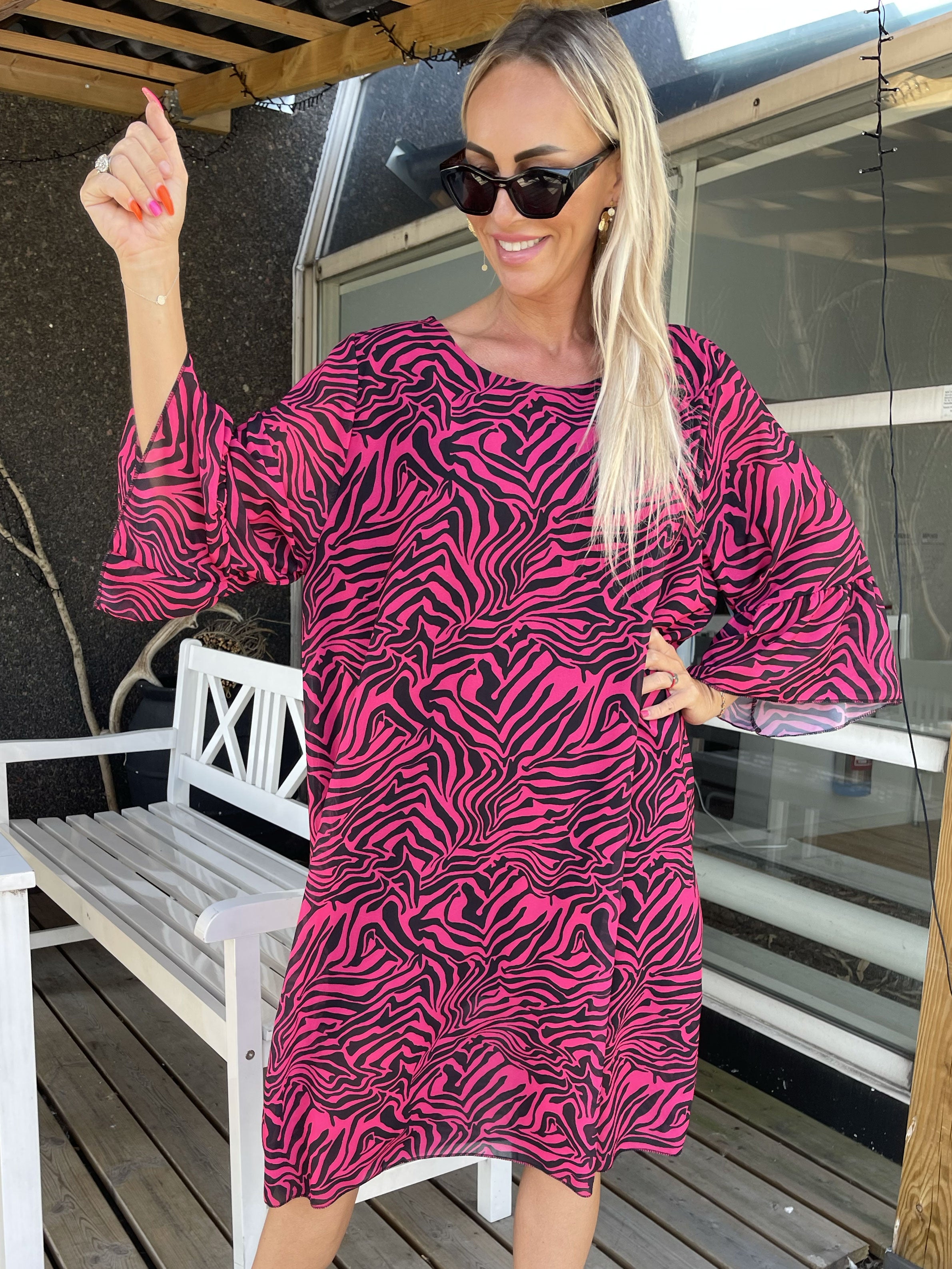 Olive - Kjole med zebra mønster