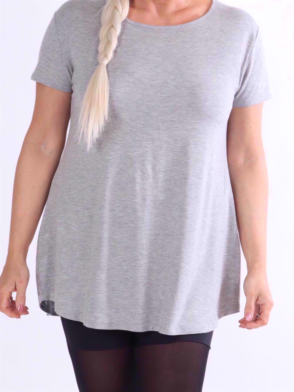 Otine Short - Basic bluse med korte ærmer (bestseller)