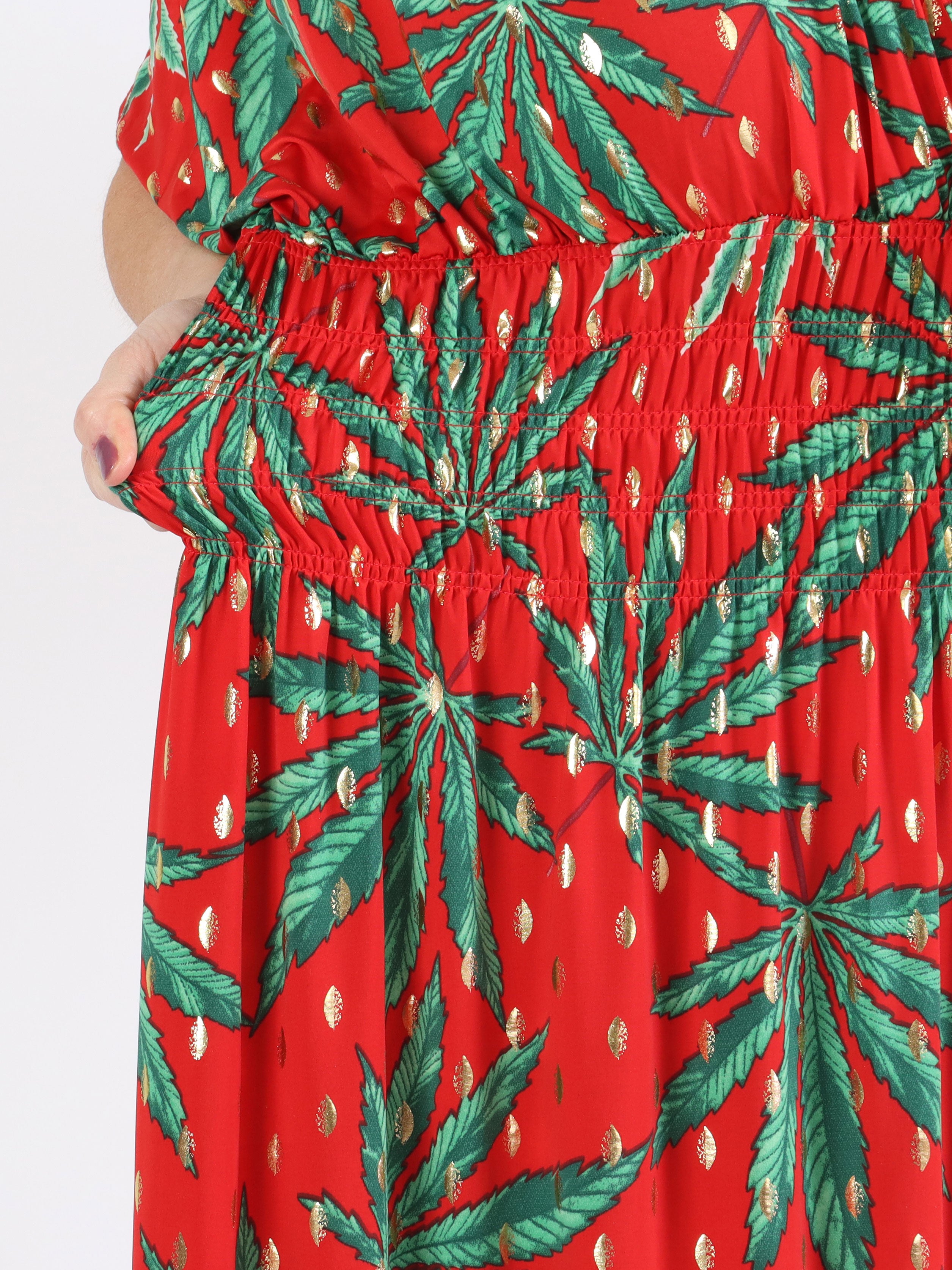 Pams Leaf - Lang elastisk plus size kjole i krølfrit stof