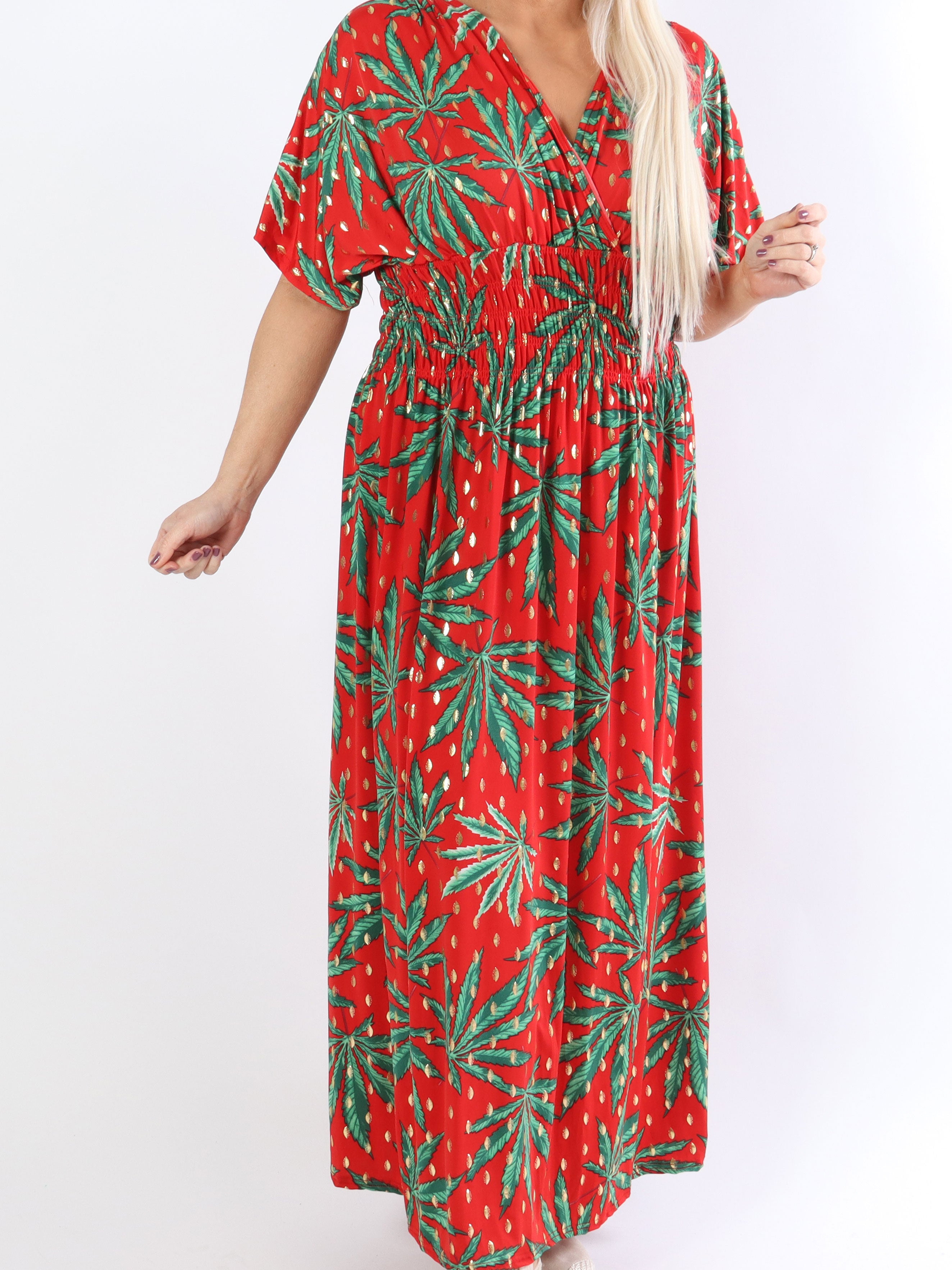 Pams Leaf - Lang elastisk plus size kjole i krølfrit stof