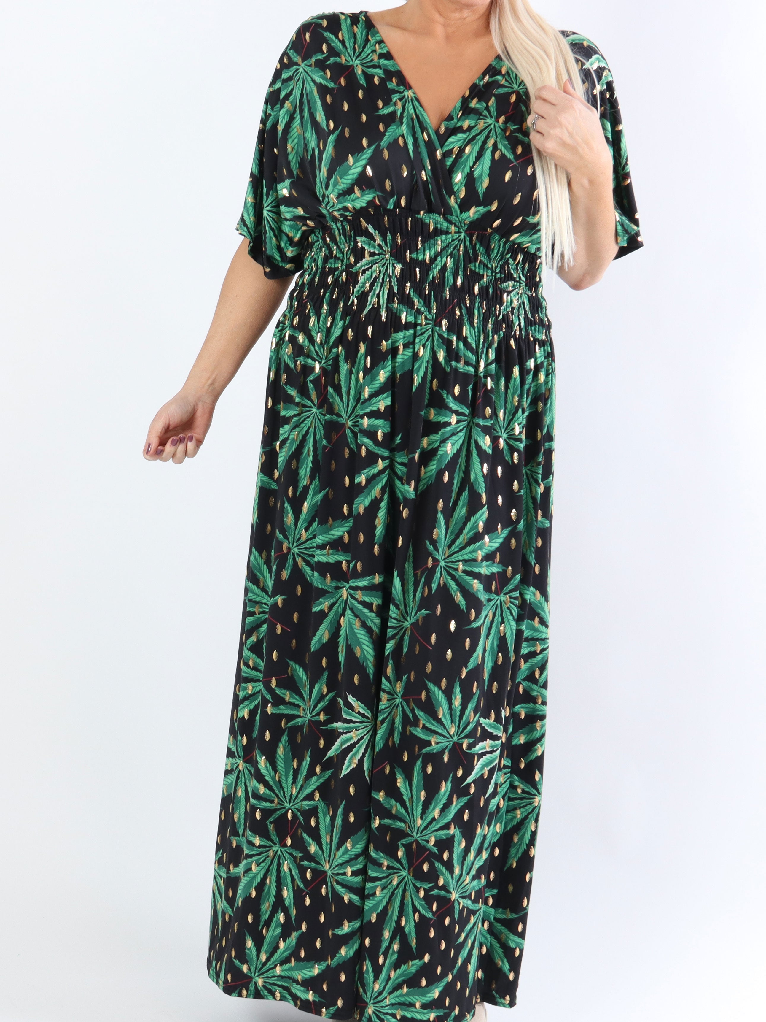 Pams Leaf - Lang elastisk plus size kjole i krølfrit stof