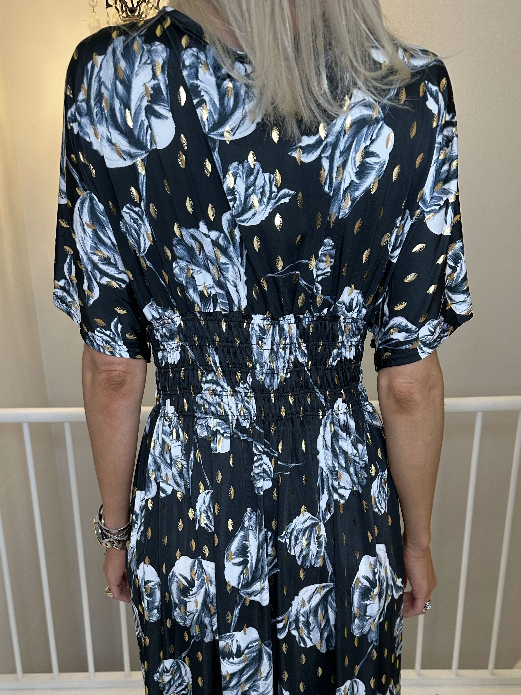 Pams Rose - Lang elastisk kjole i krølfrit stof