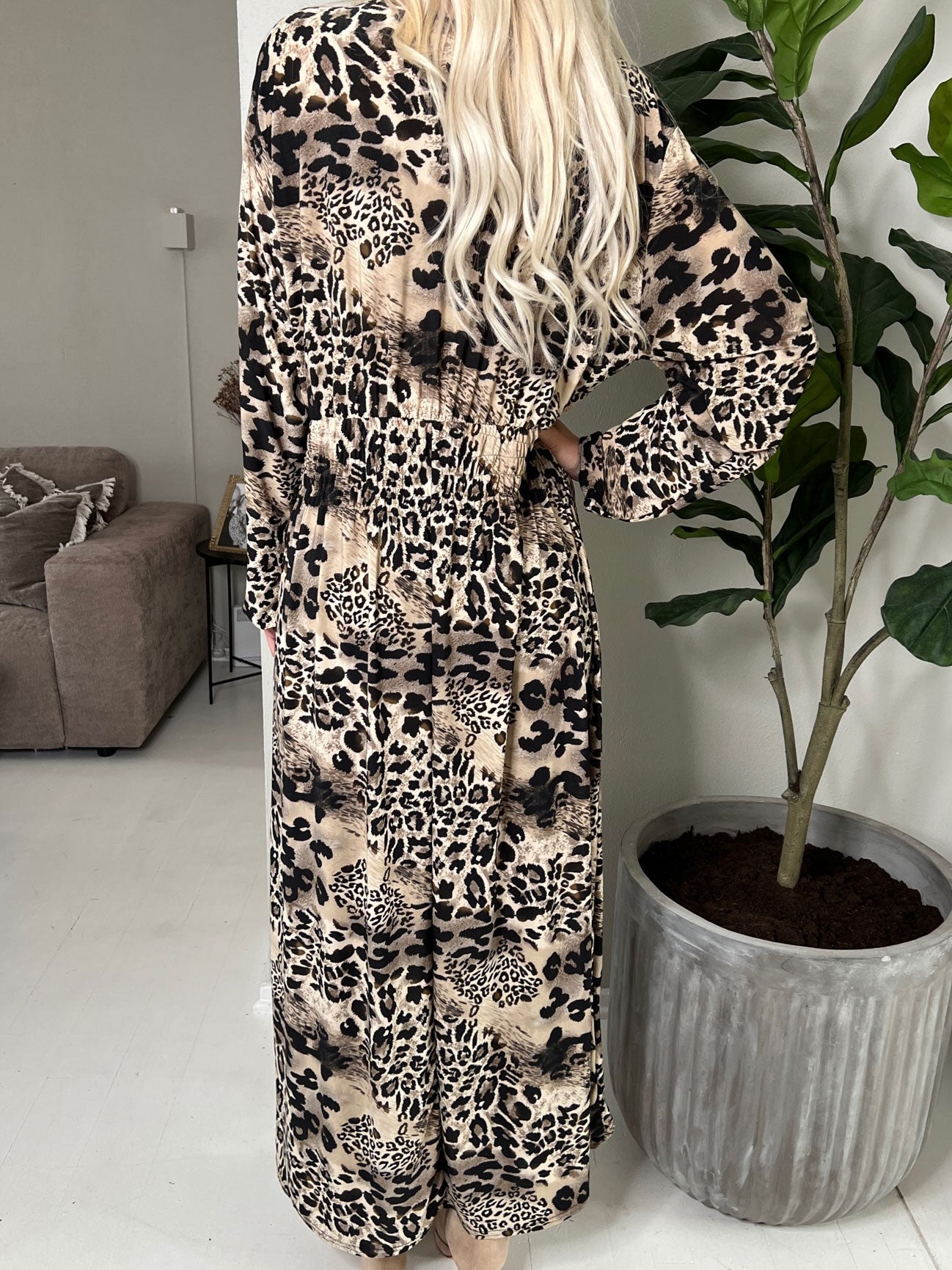 Pams Long Sleeve - Lang elastisk plus size kjole i krølfrit stof