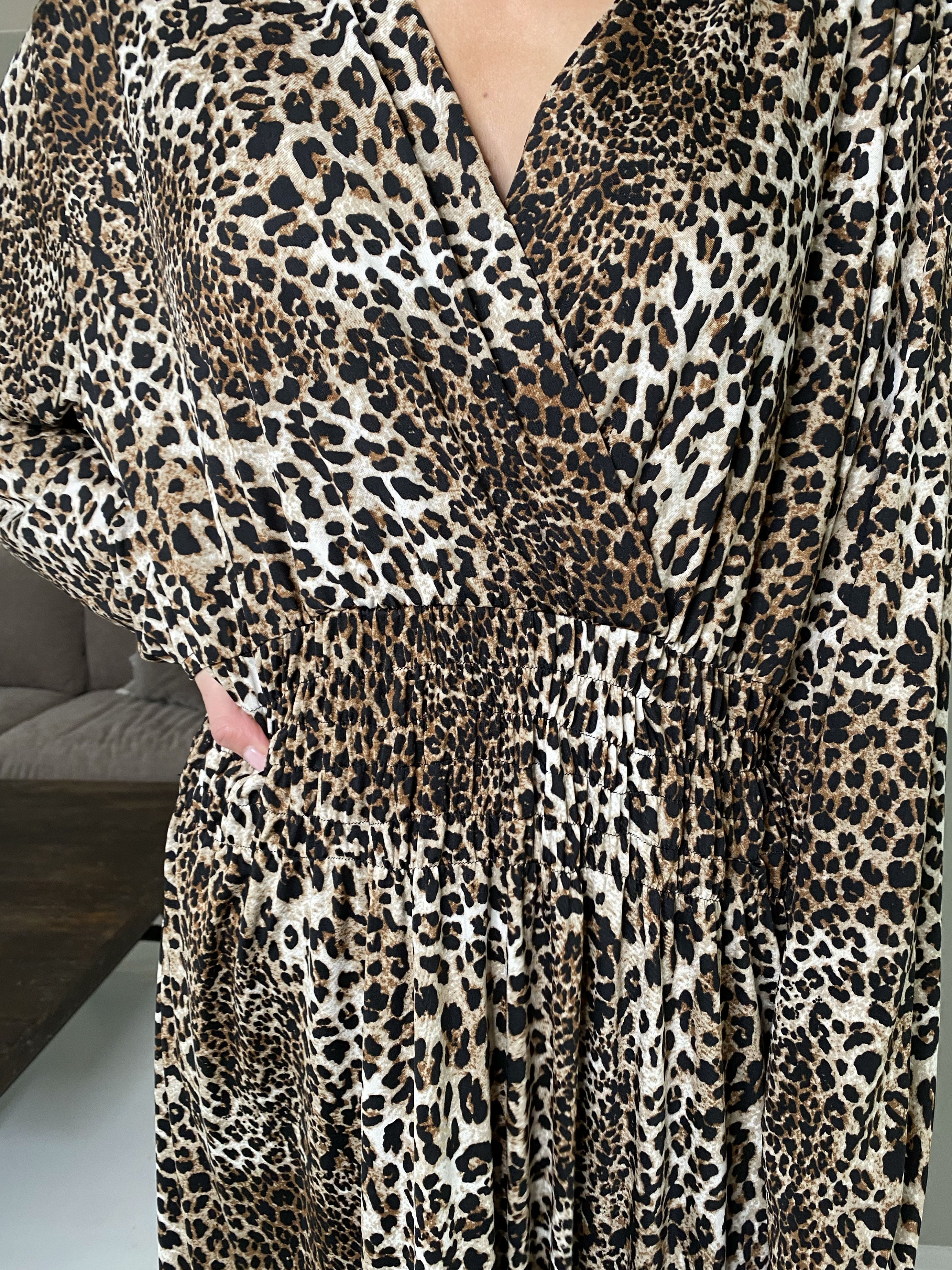 Pams Long Sleeve - Lang elastisk plus size kjole i krølfrit stof