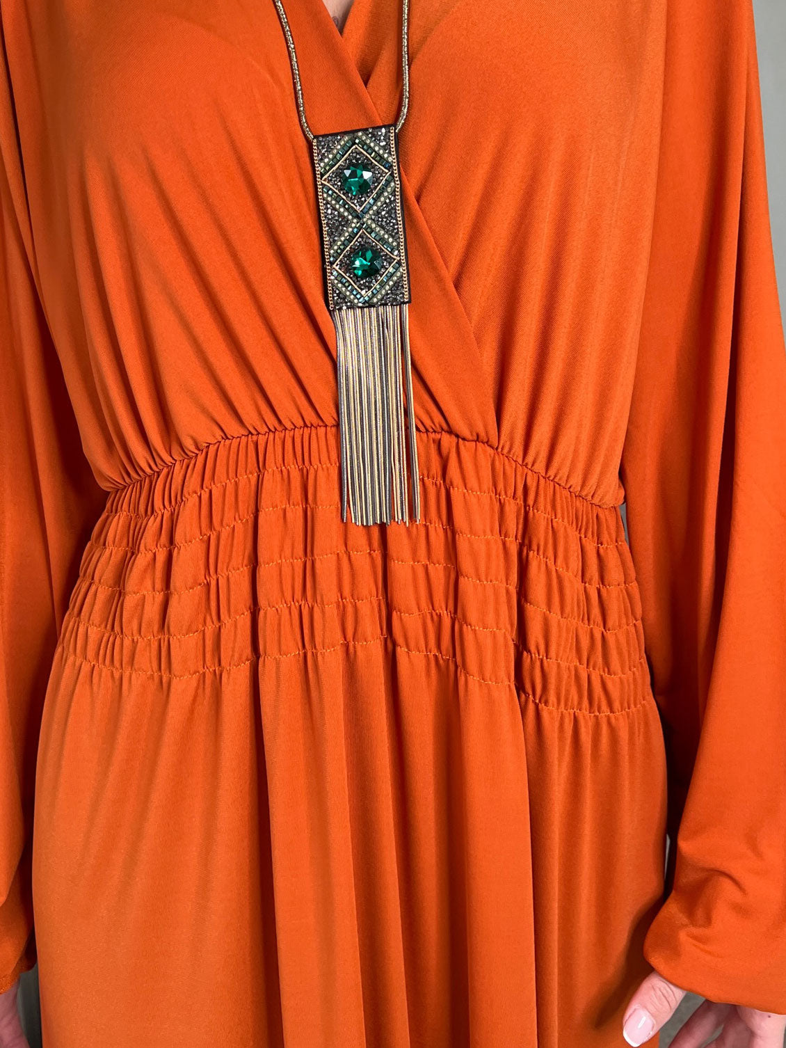 Pams Long Sleeve - Lang elastisk kjole i krølfrit stof