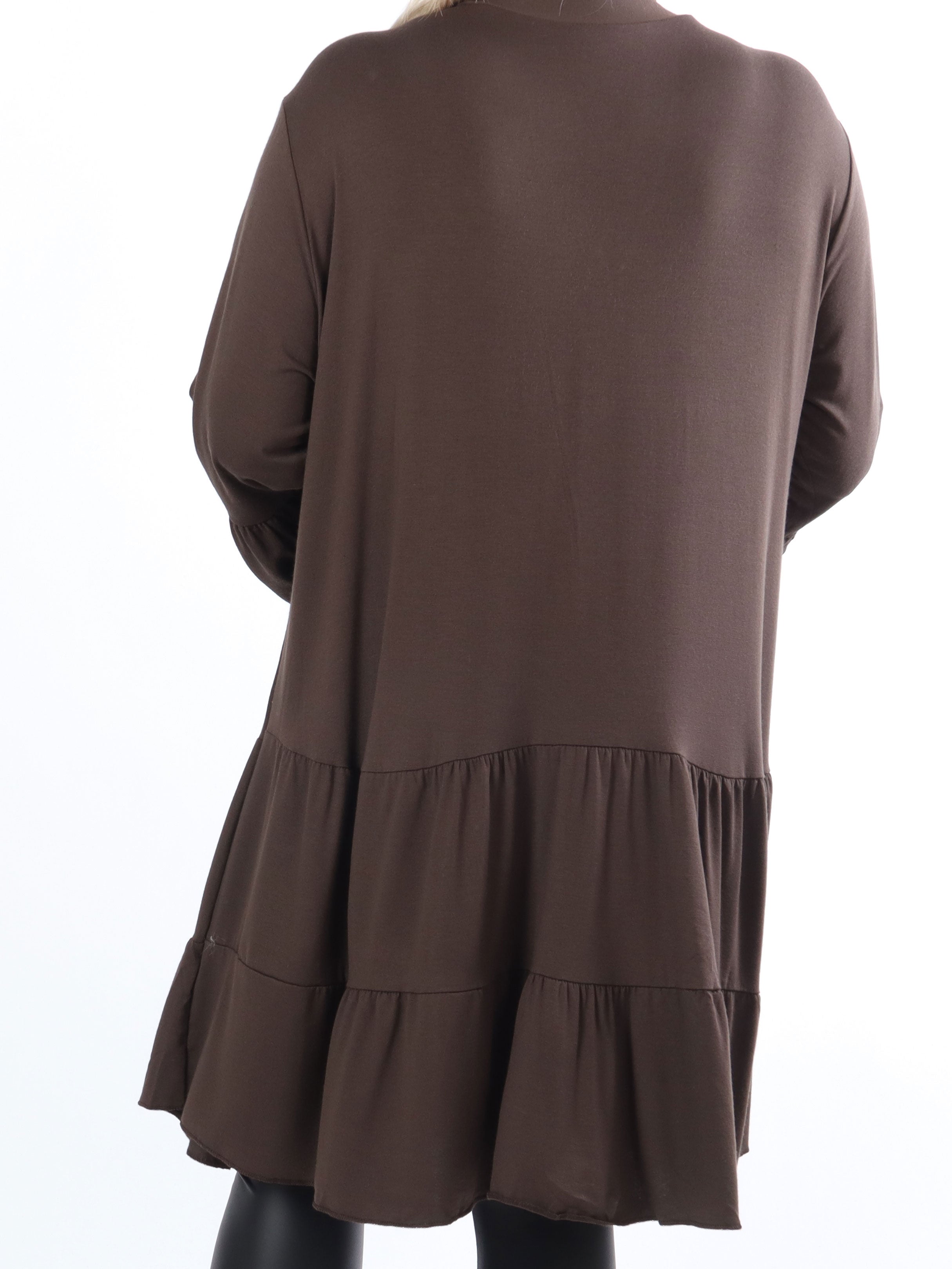 Pauline Plain - Plus size kjole med v-udskæring og lille flæseskørt