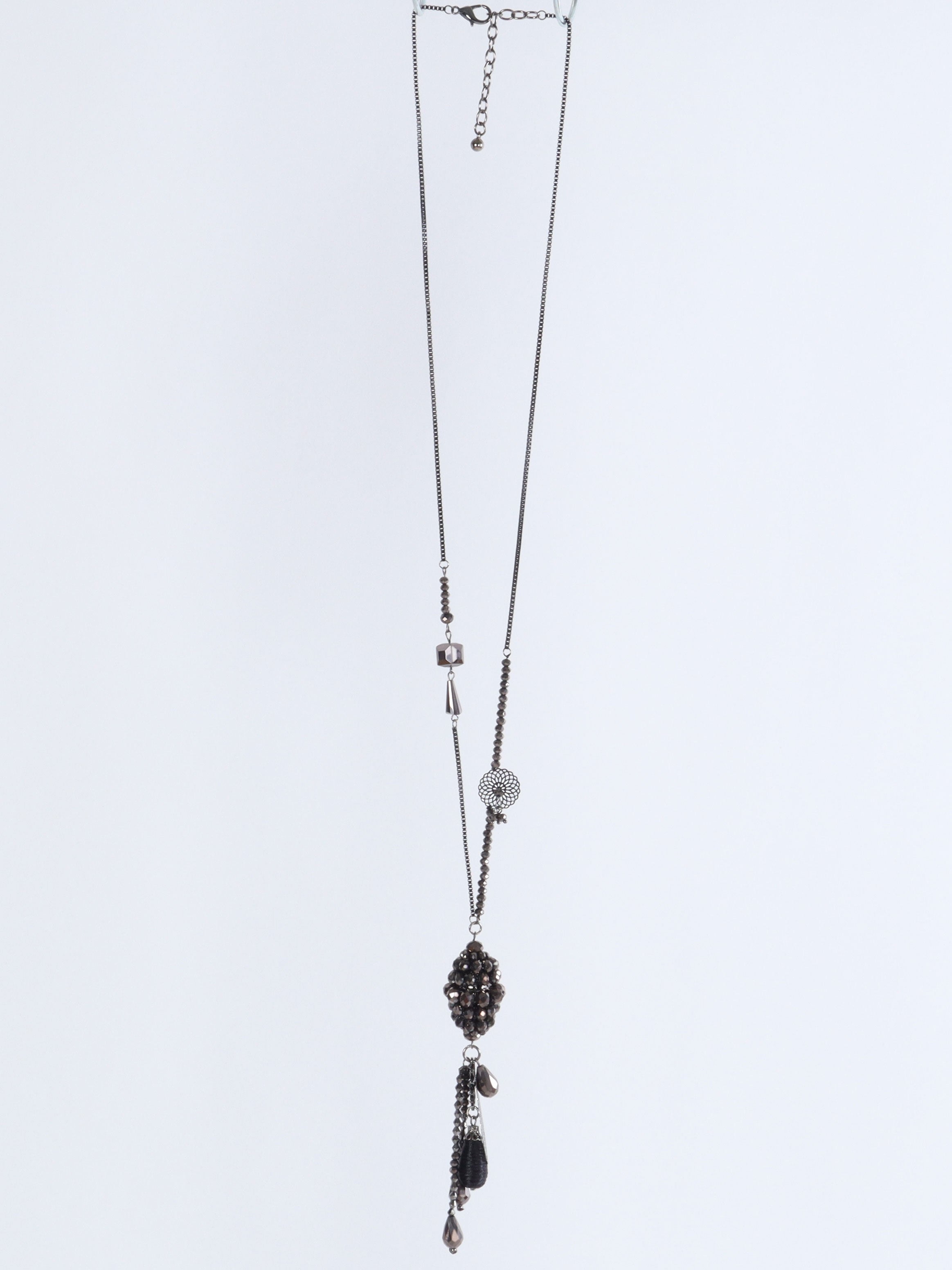 Petra - Fin kæde med perler og vedhæng