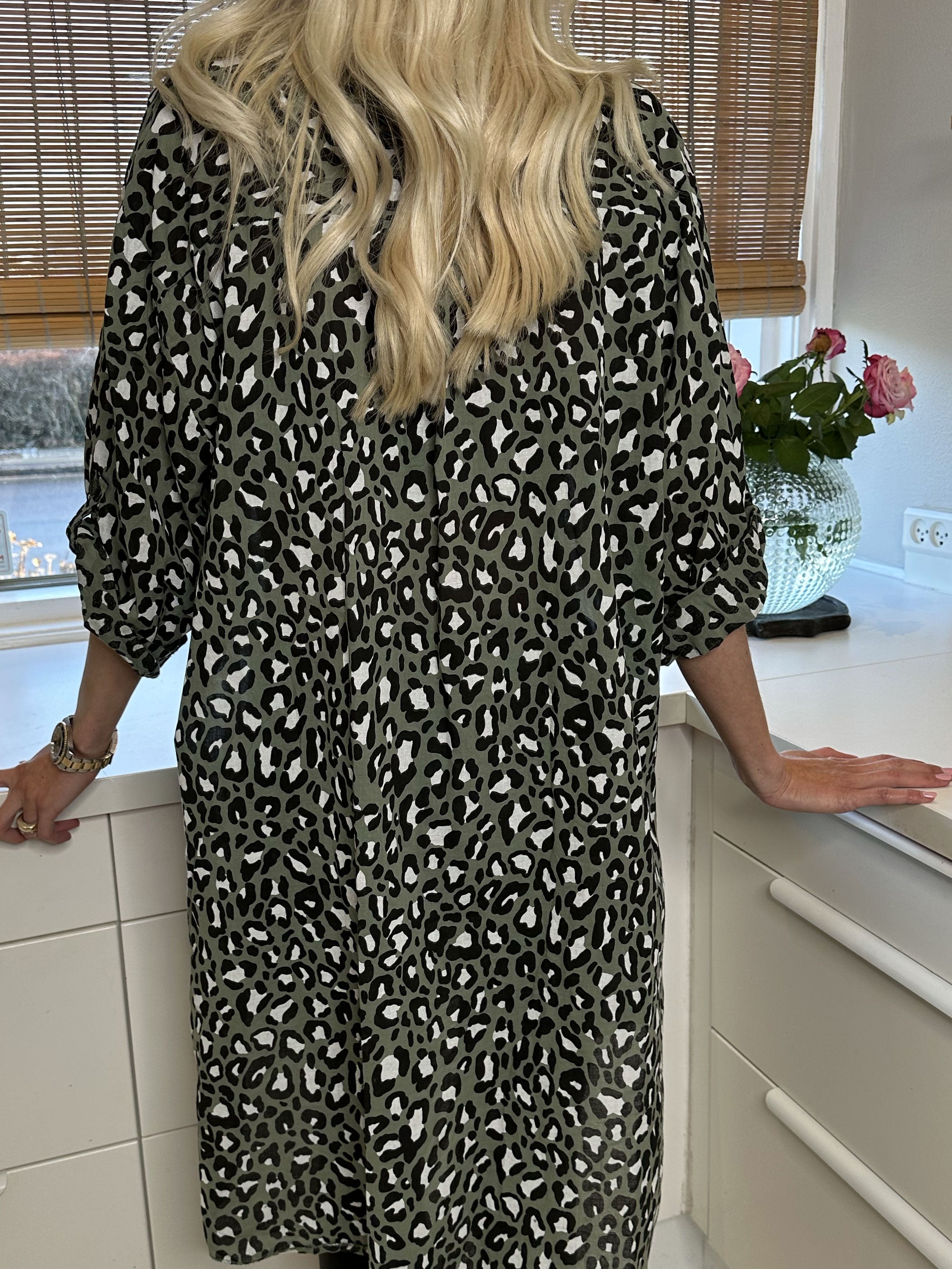 Pina - Leopard skjorte med pailletlommer