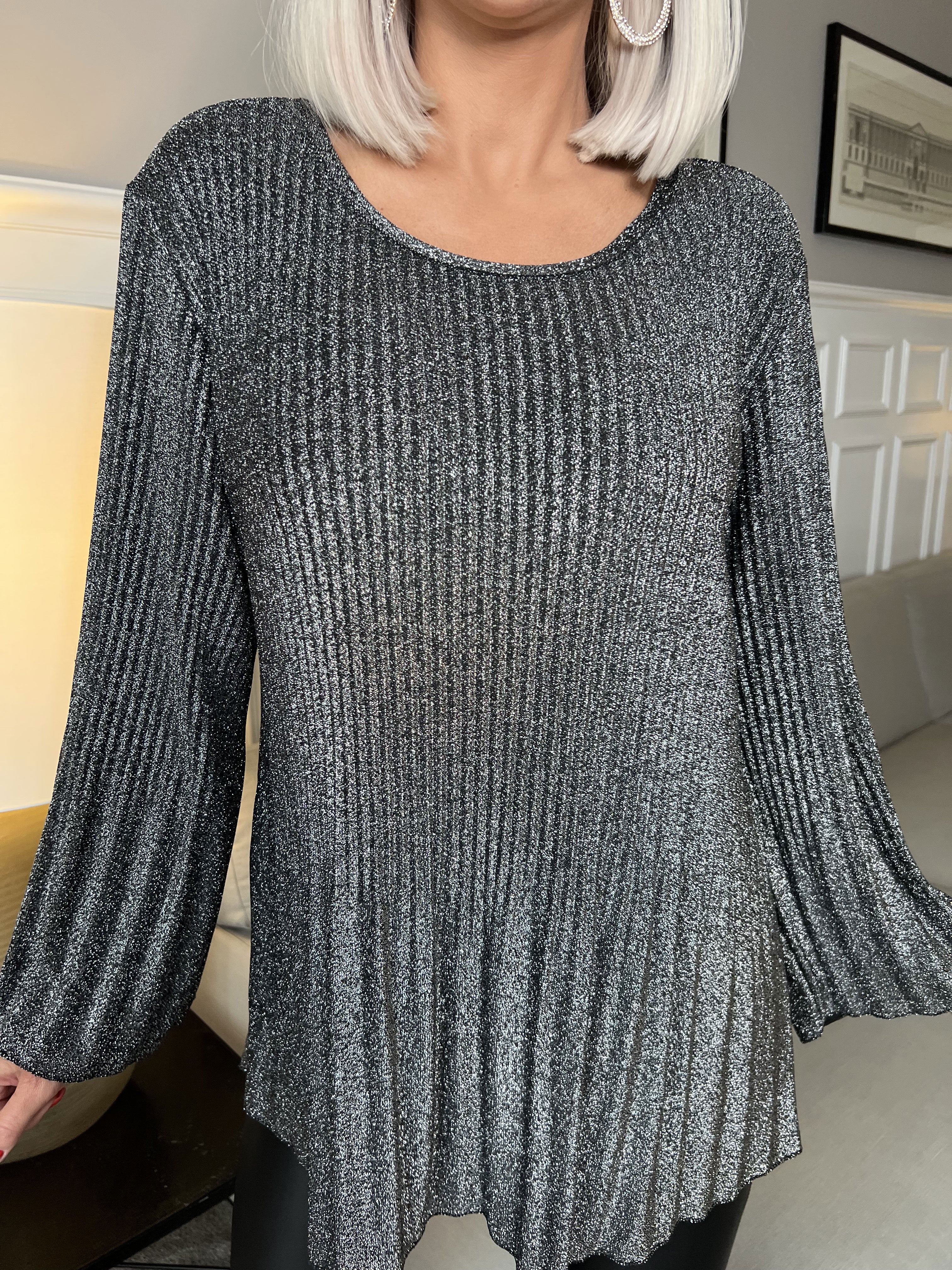 Ricarda - Bluse i glimmerstof med plisseringer