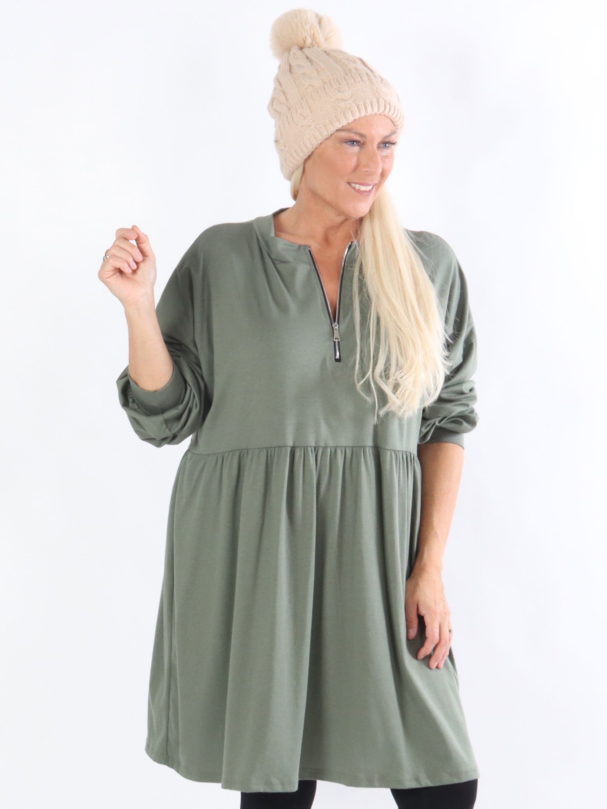 Saga - Armygrøn langærmet bluse med lynlås ved brystet