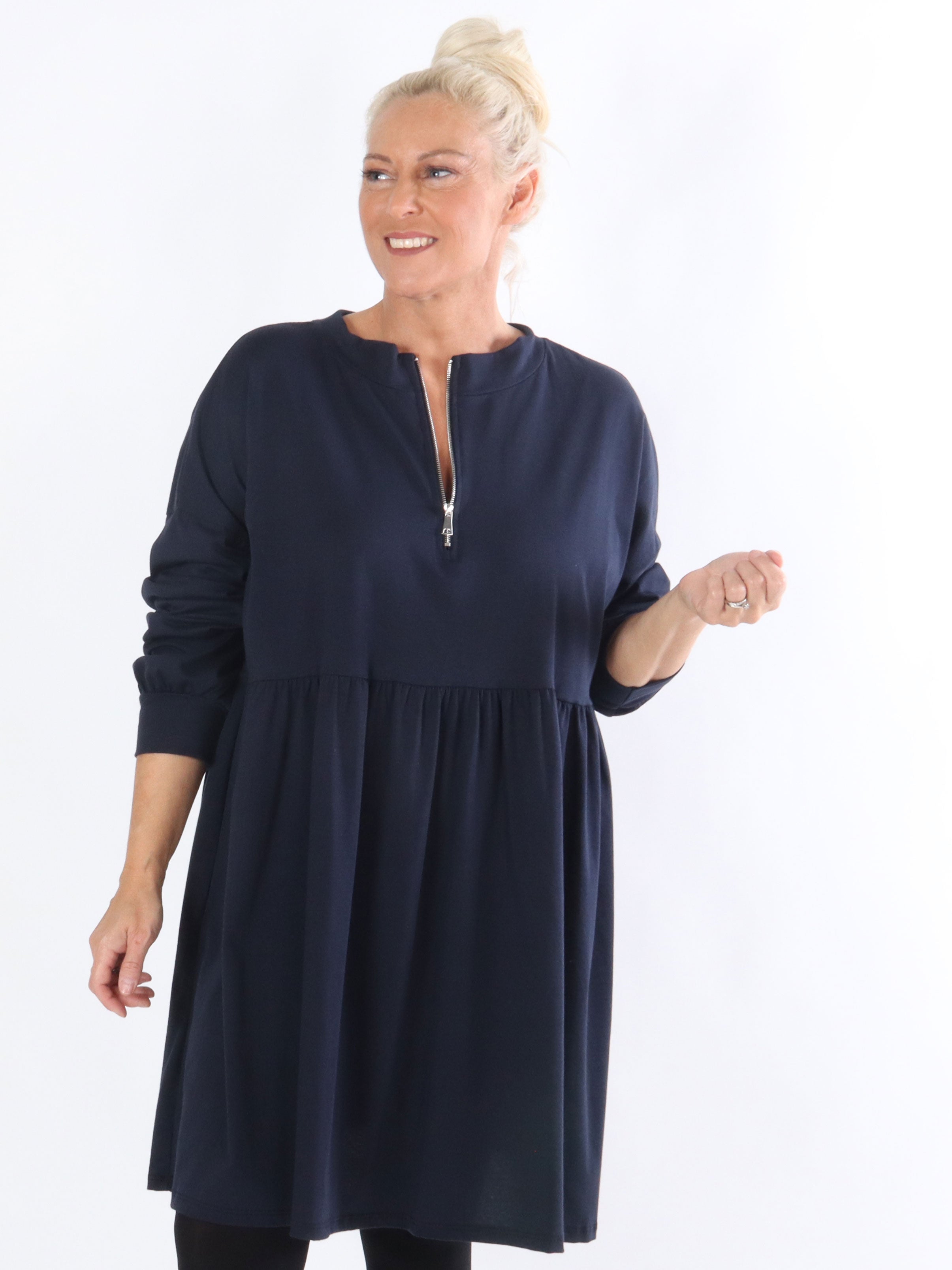 Saga - Armygrøn langærmet bluse med lynlås ved brystet