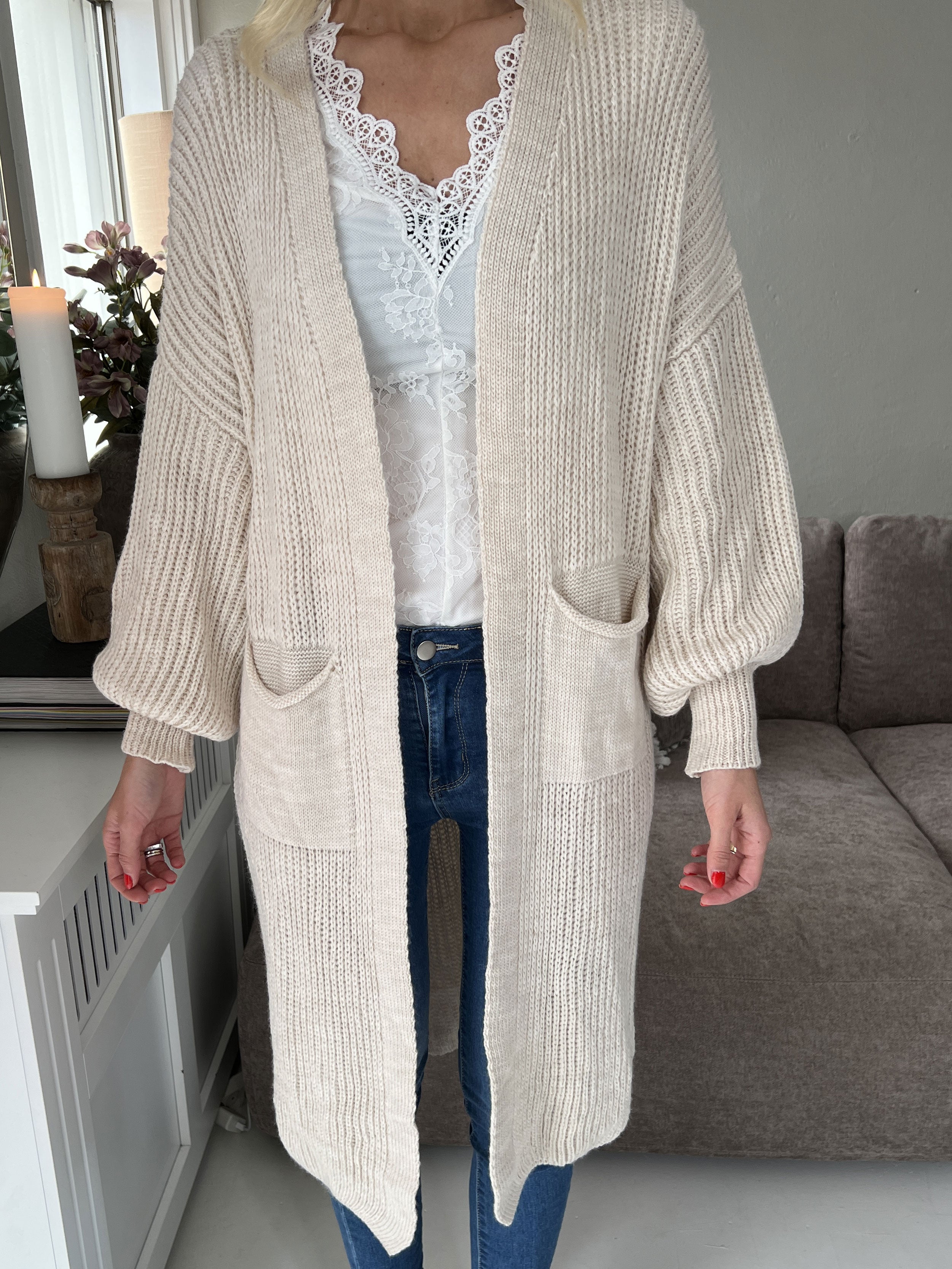 Sally - Strik cardigan med ballonærmer