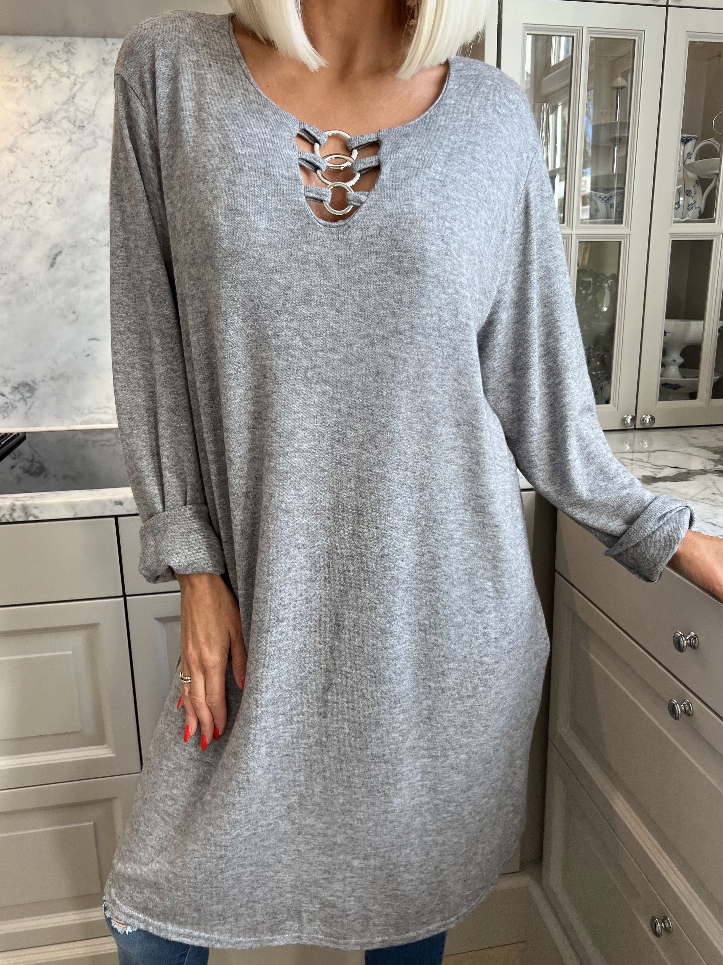 Sidsel - Dejlig blød kjole med sølv ringe foran