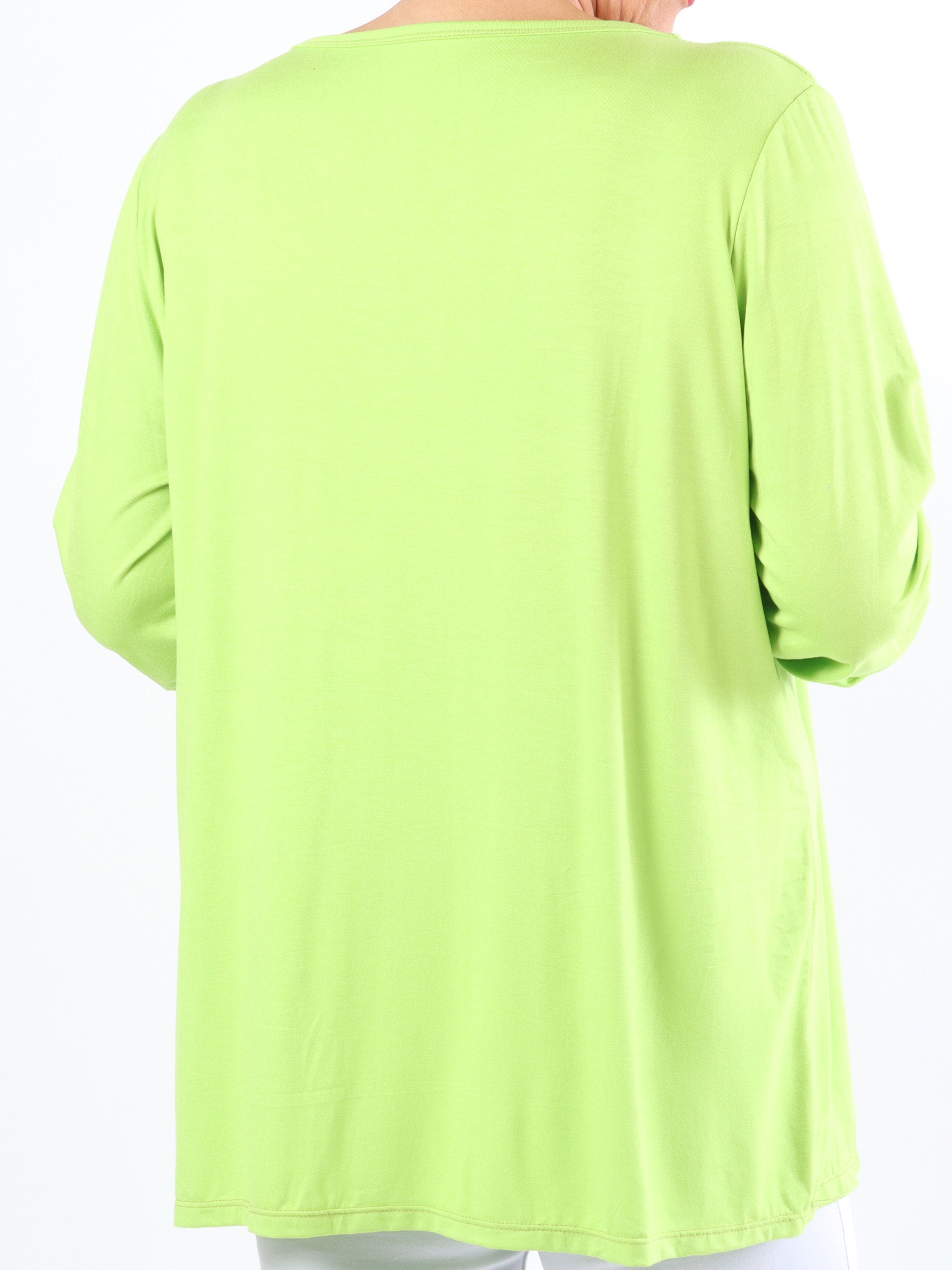 Sisse - Blød elastisk plus size bluse med motiv og similisten