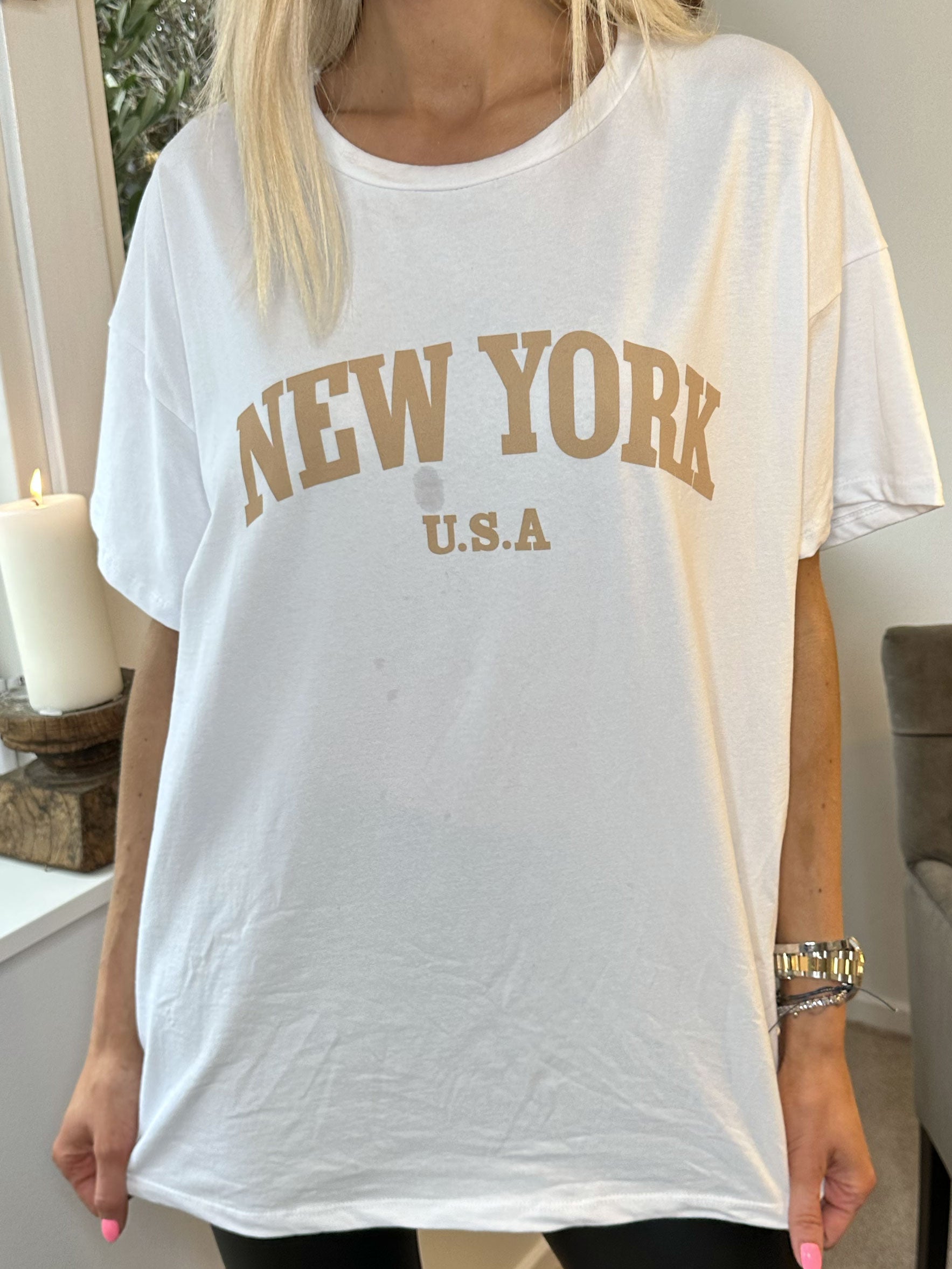 Sofia - Simpel t-shirt med skrift på brystet