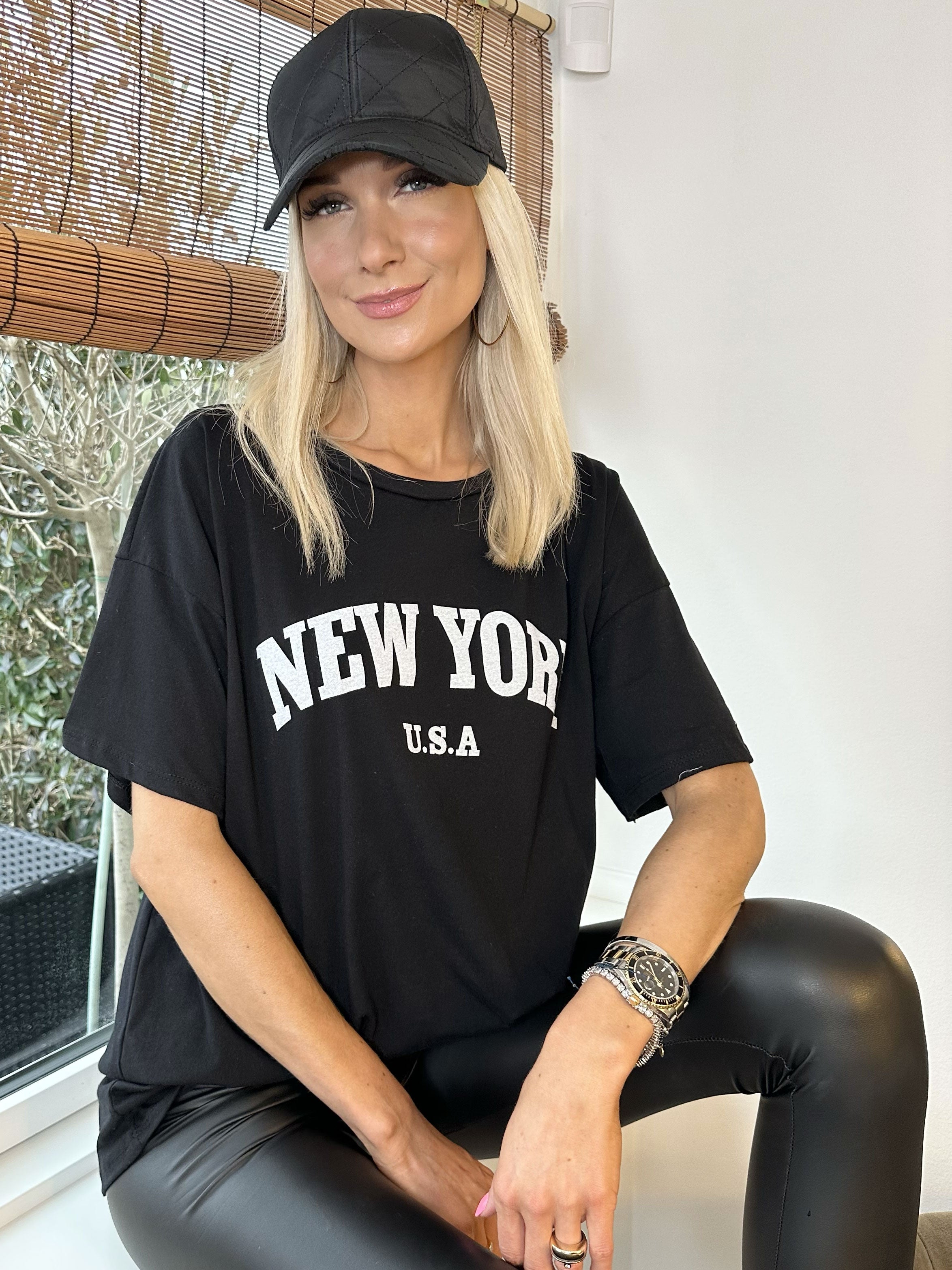 Sofia - Simpel t-shirt med skrift på brystet