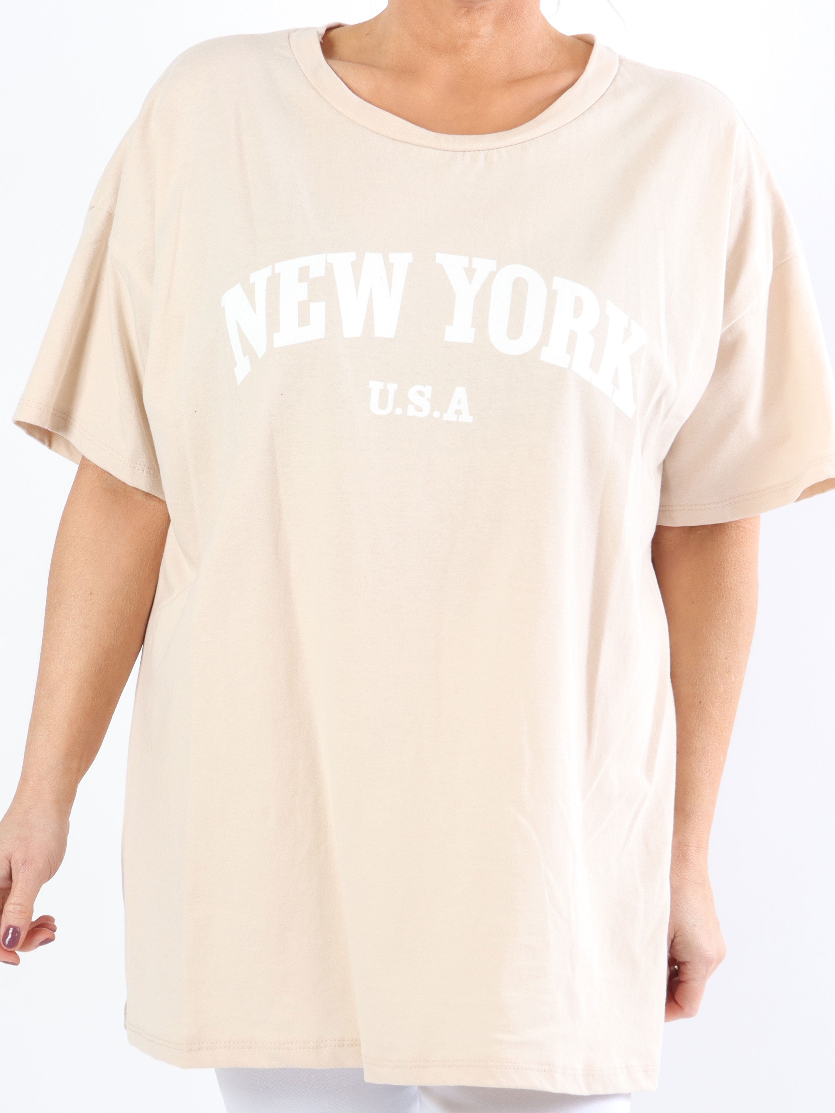 Sofia - Simpel plus size t-shirt med skrift på brystet