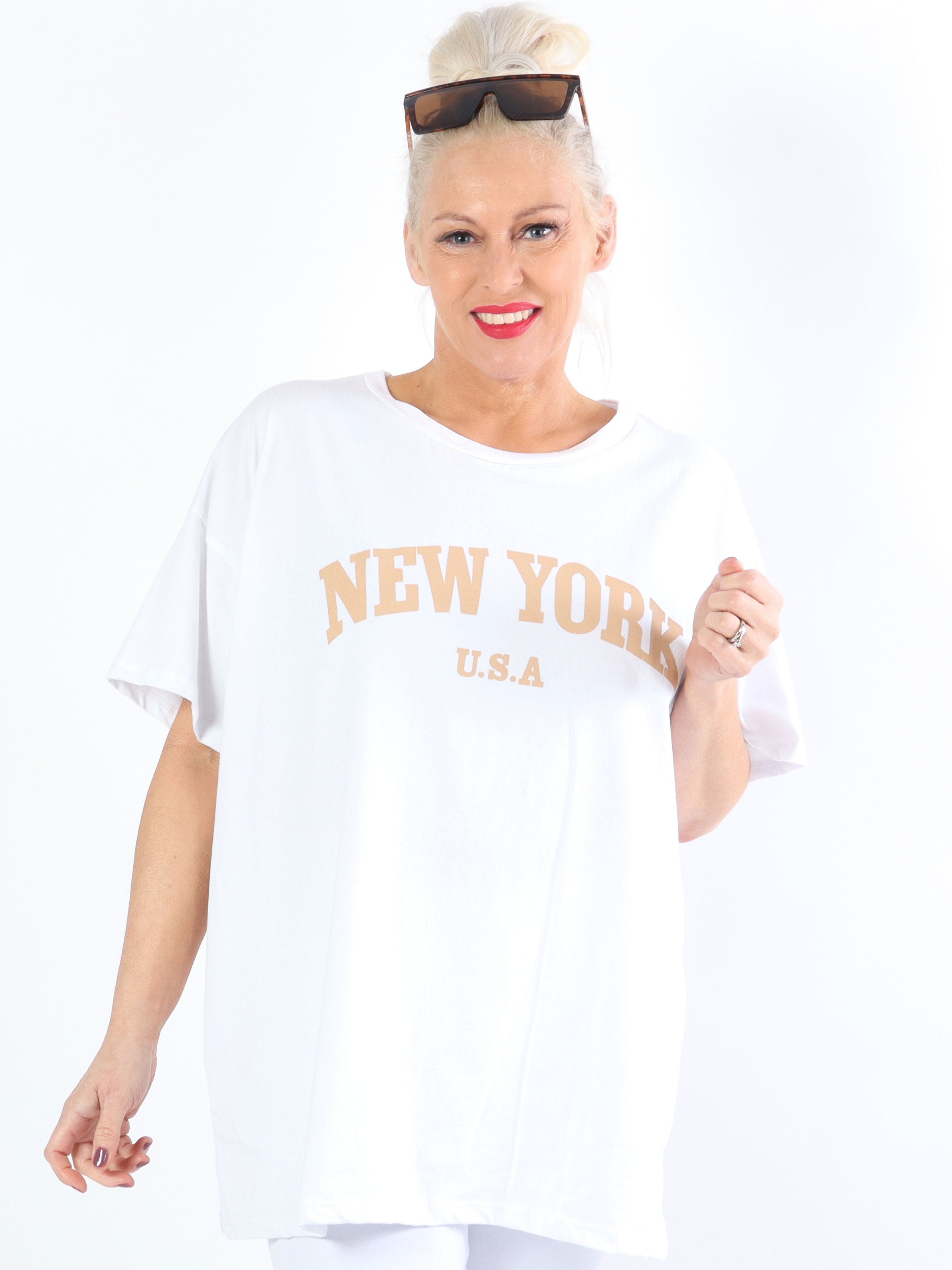 Sofia - Simpel plus size t-shirt med skrift på brystet