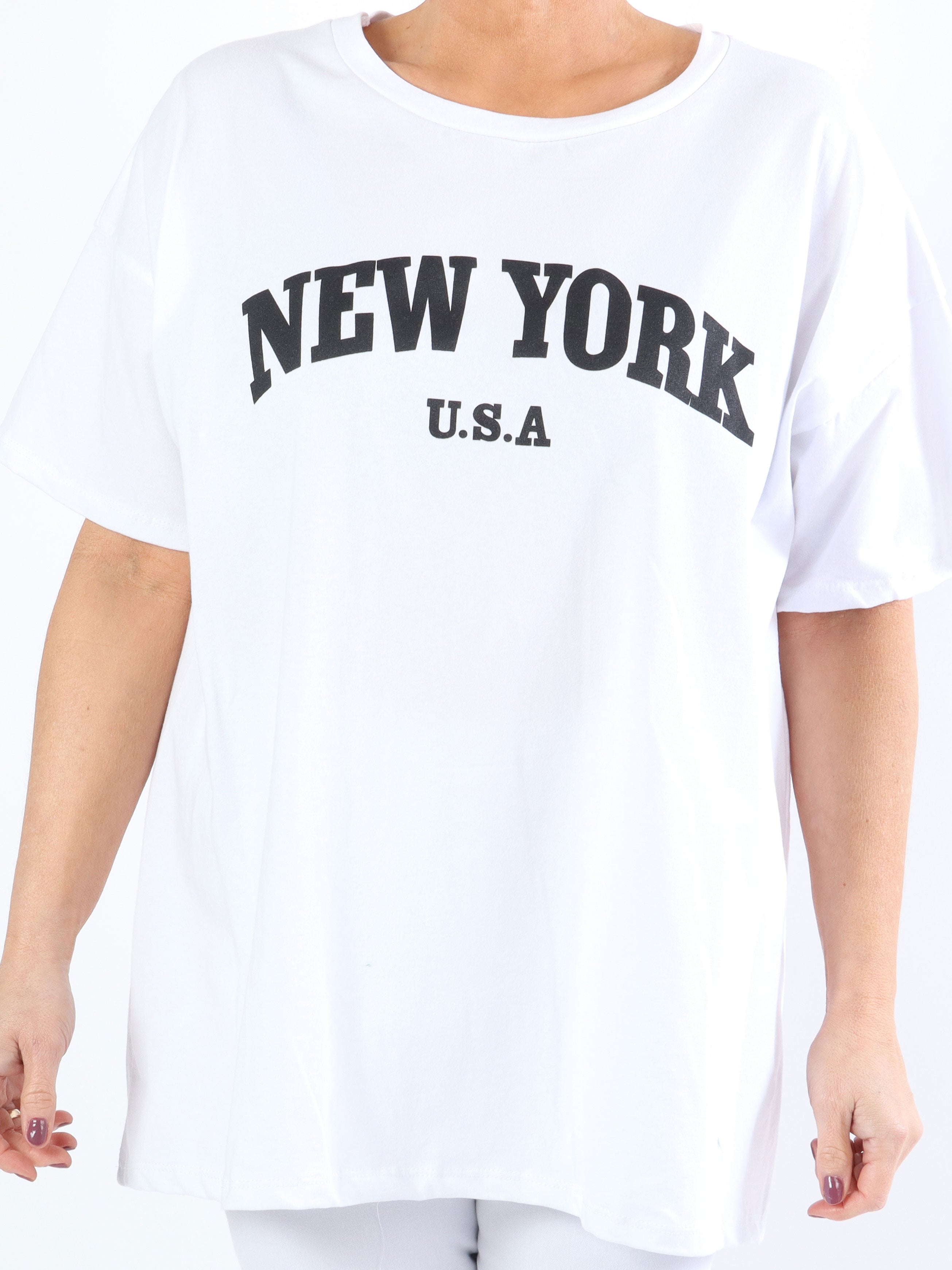 Sofia - Simpel plus size t-shirt med skrift på brystet