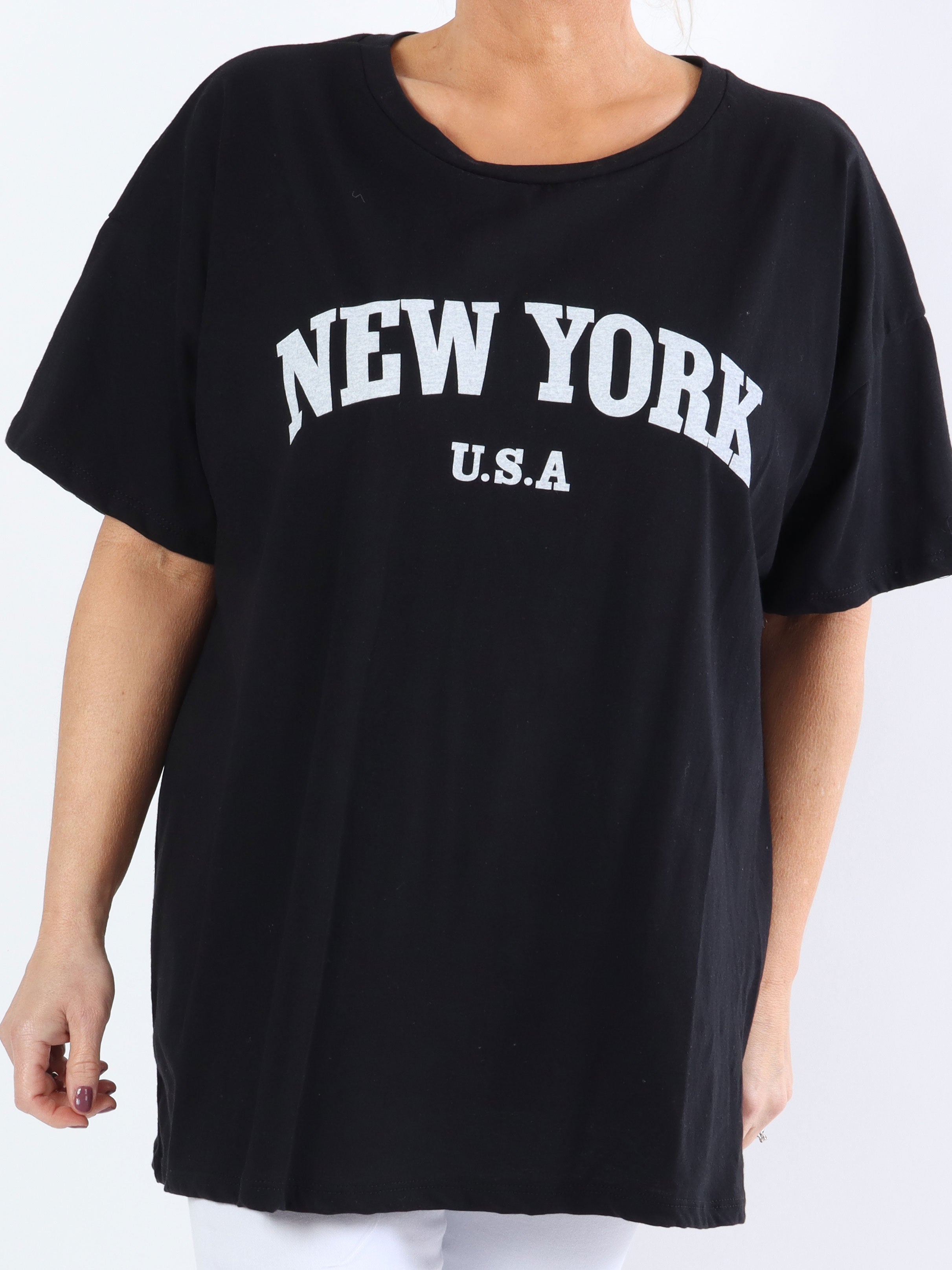 Sofia - Simpel plus size t-shirt med skrift på brystet