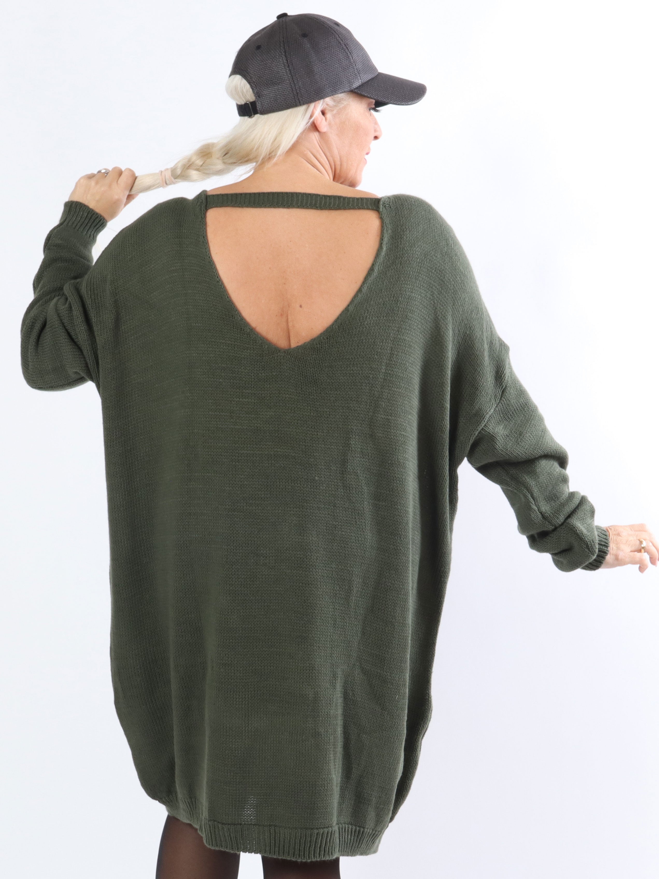 Stella - Simpel strikkjole i plus size med dyb ryg