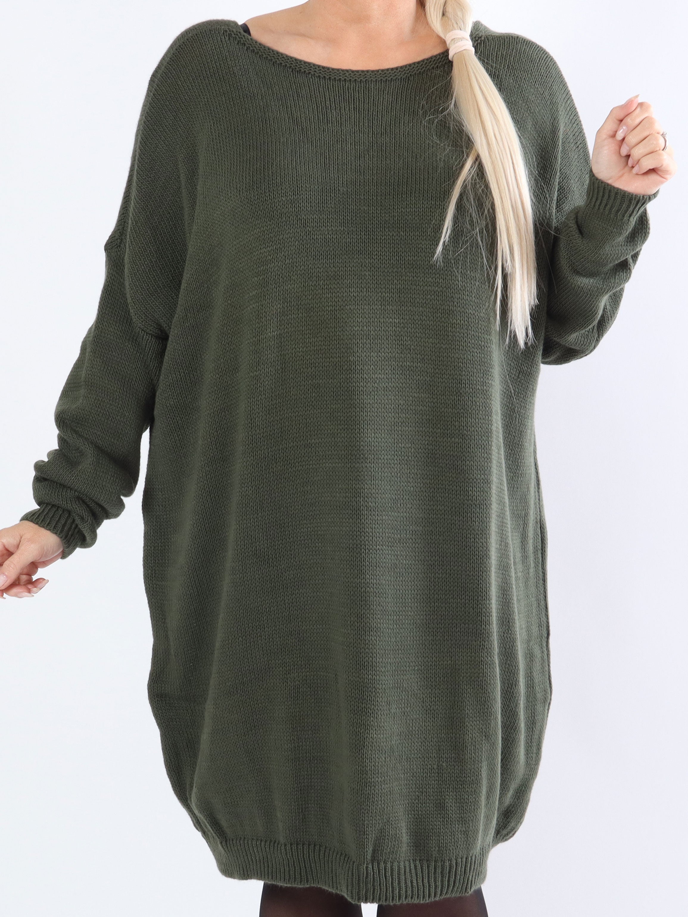 Stella - Simpel strikkjole i plus size med dyb ryg