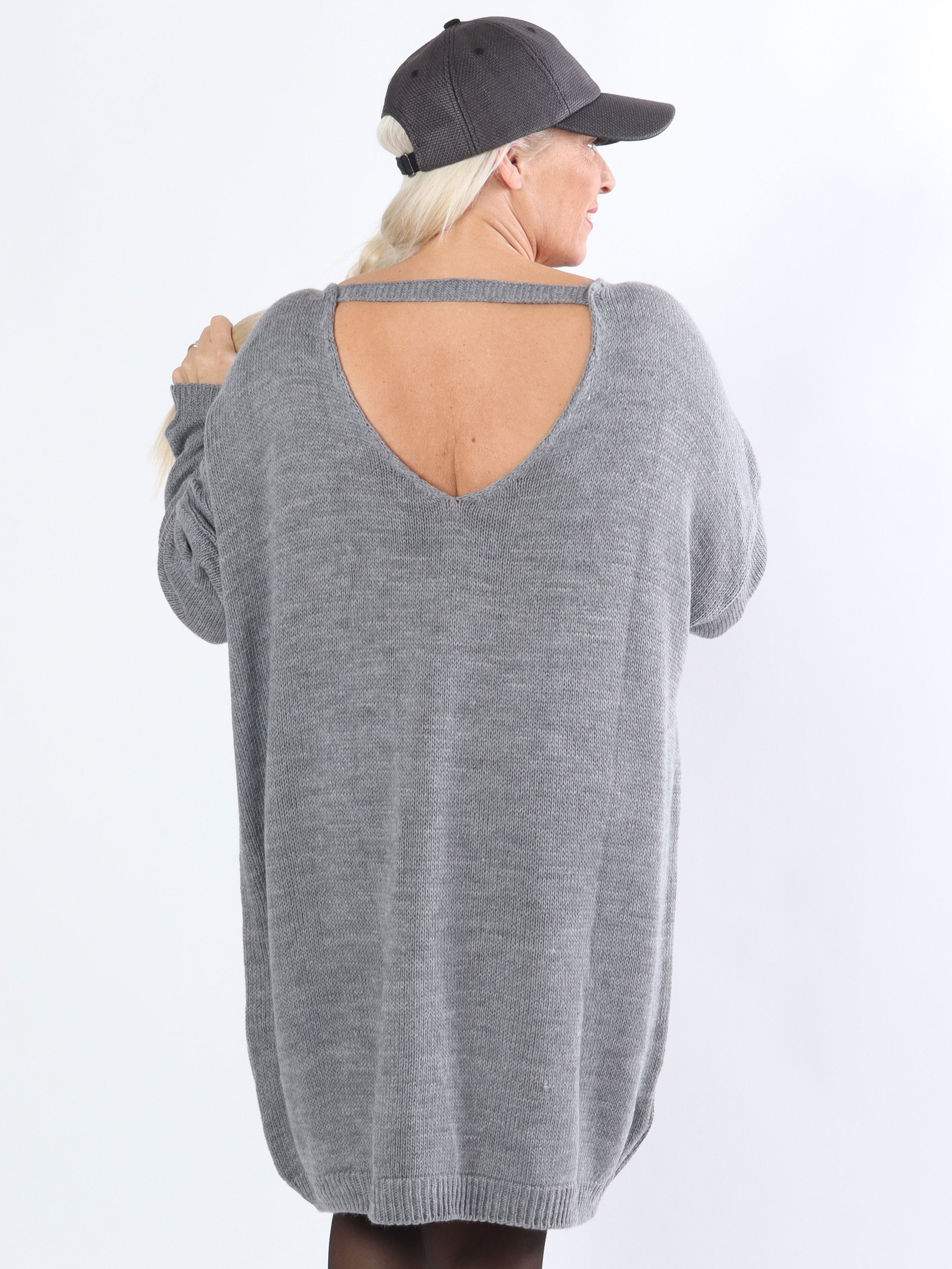 Stella - Simpel strikkjole i plus size med dyb ryg