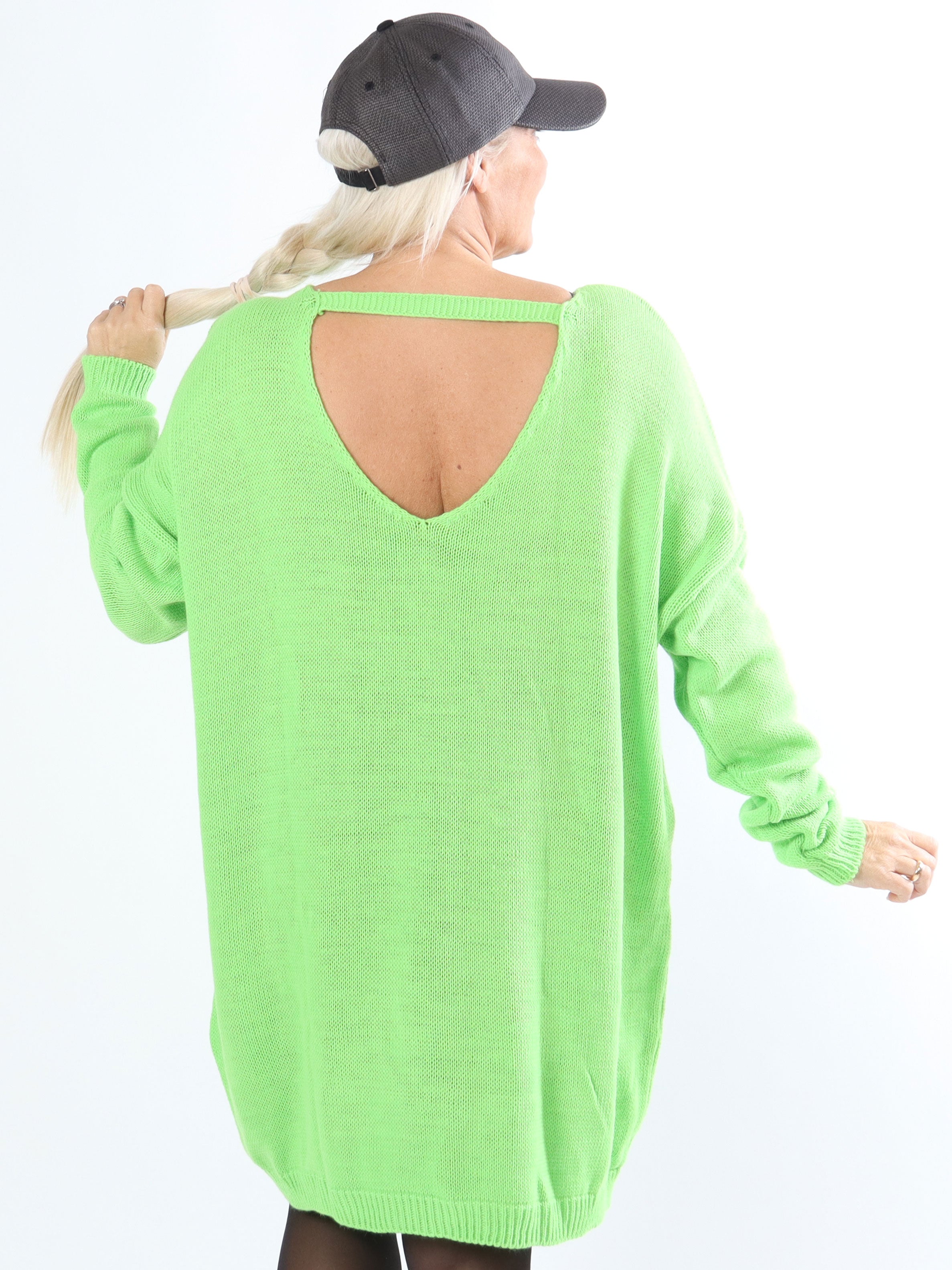 Stella - Simpel strikkjole i plus size med dyb ryg