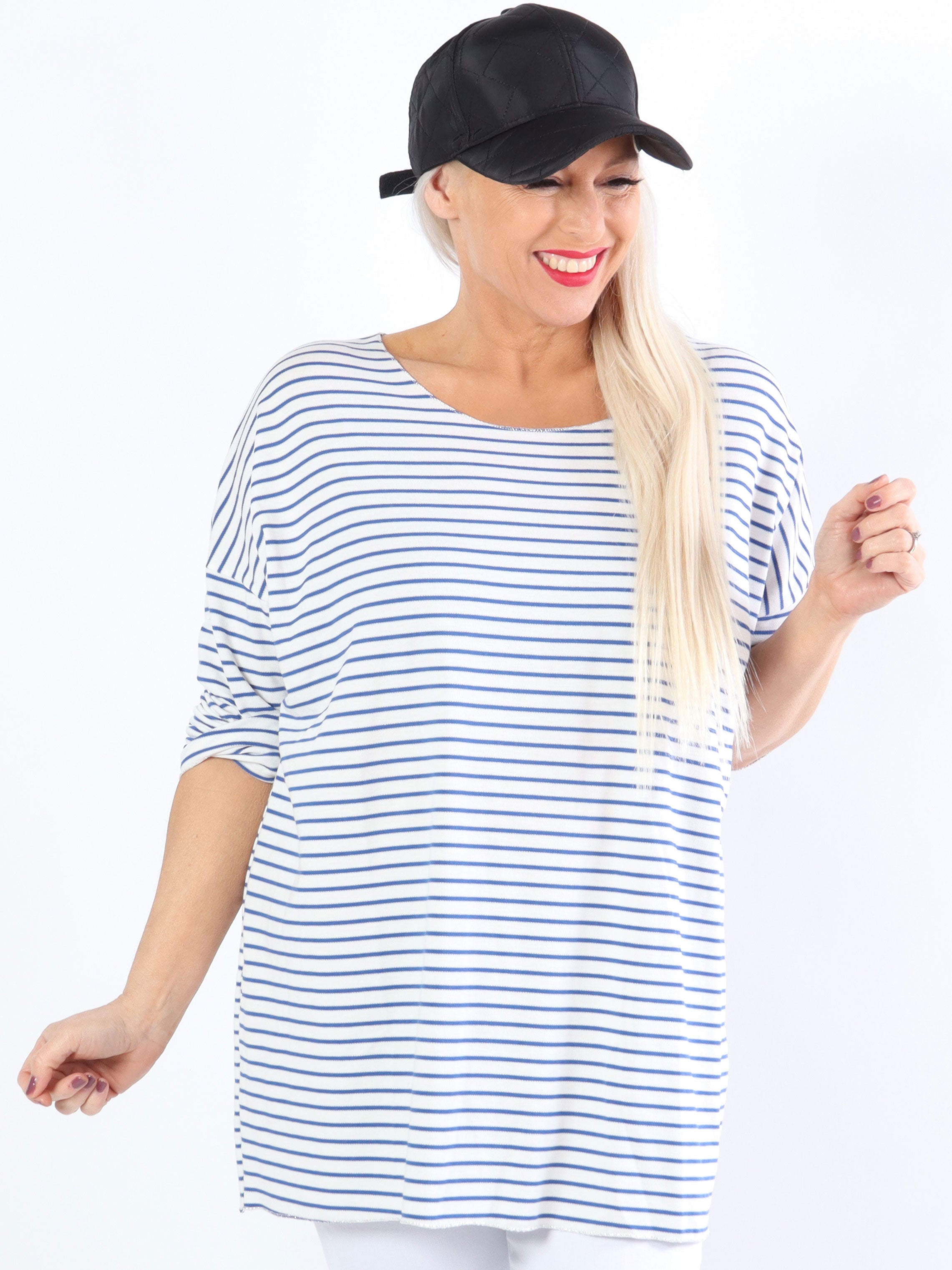 Stripe - Hvid blød plus size bluse med tynde striber
