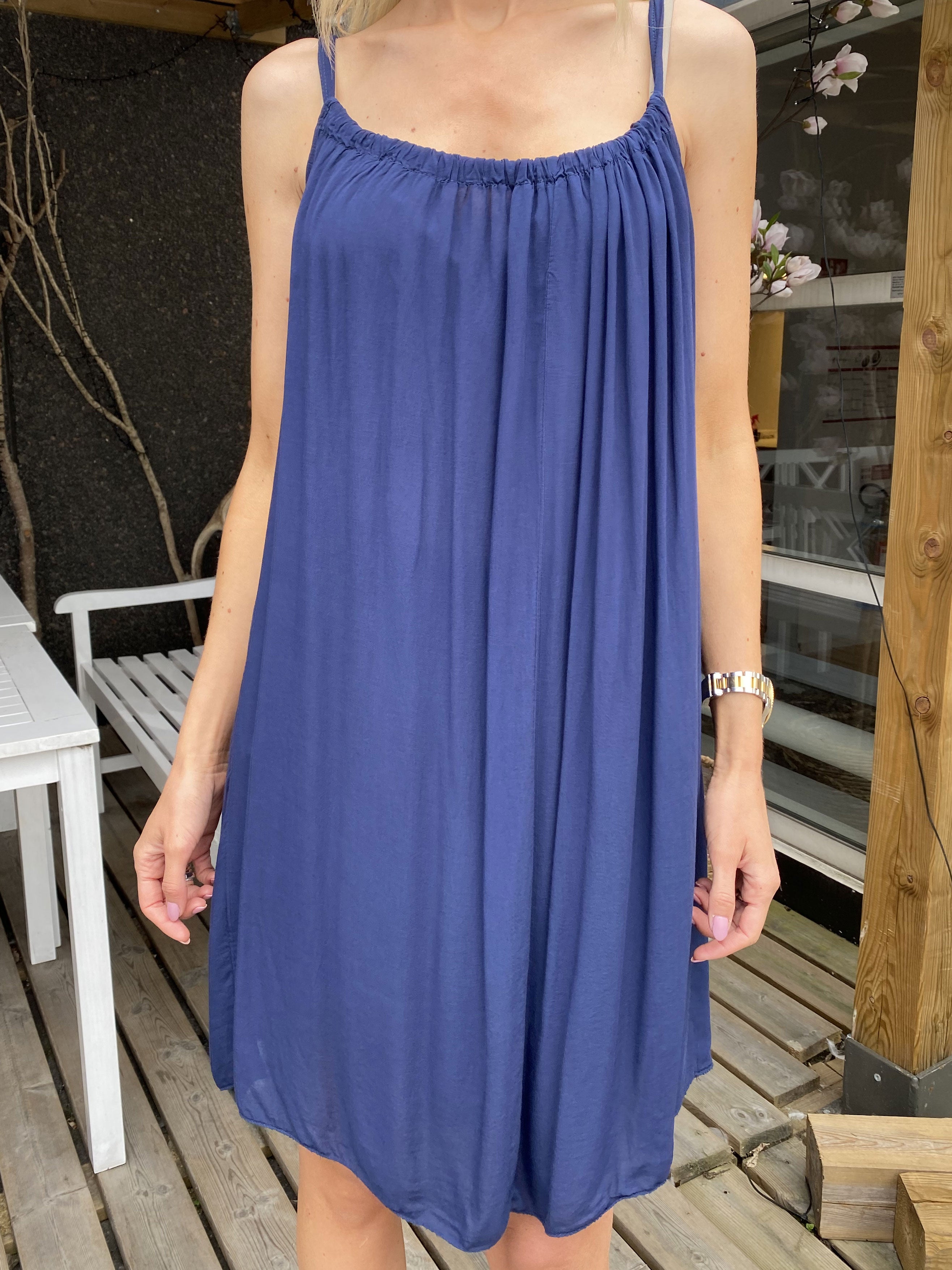 Sunshines - Kjole i let og afslappet look