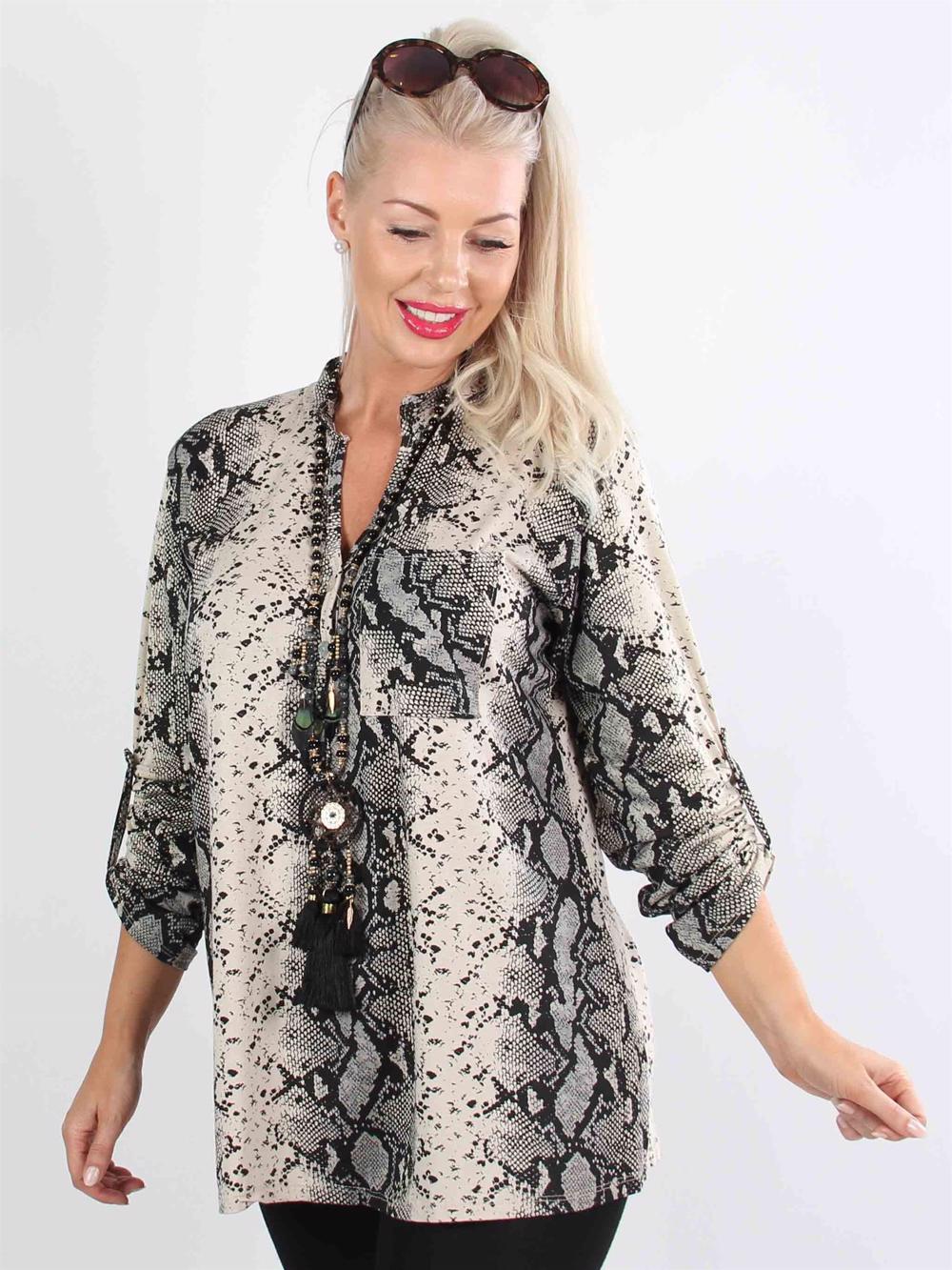 Sussane - Bluse med slangeskindsprint og knapper