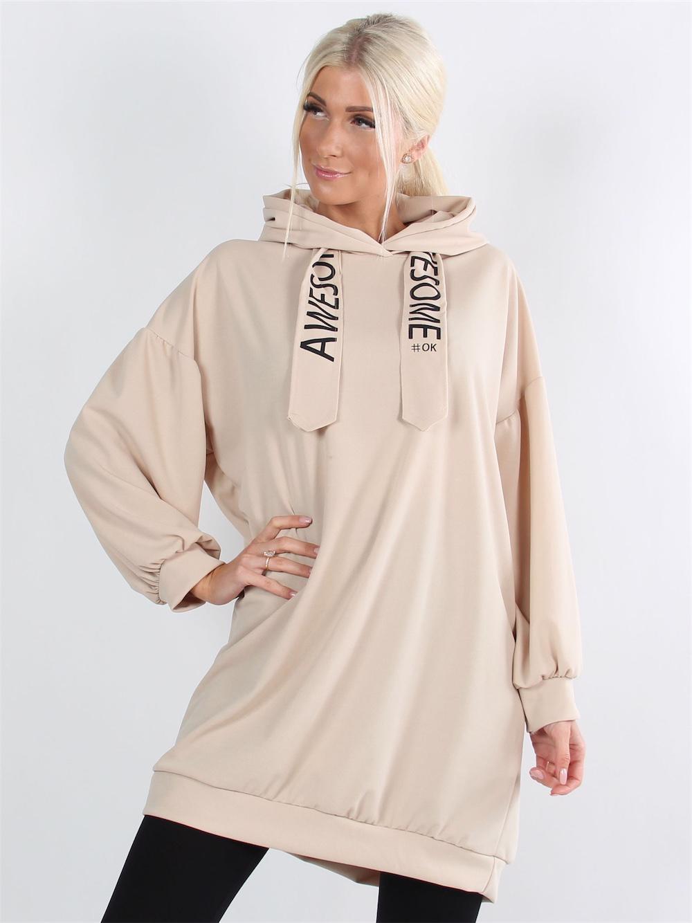 Tabitta - Armygrøn joggingkjole med hvidt skrift og hætte