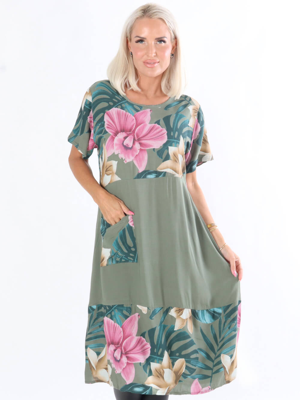 Taimi - Kjole med blomstermotiv og lomme