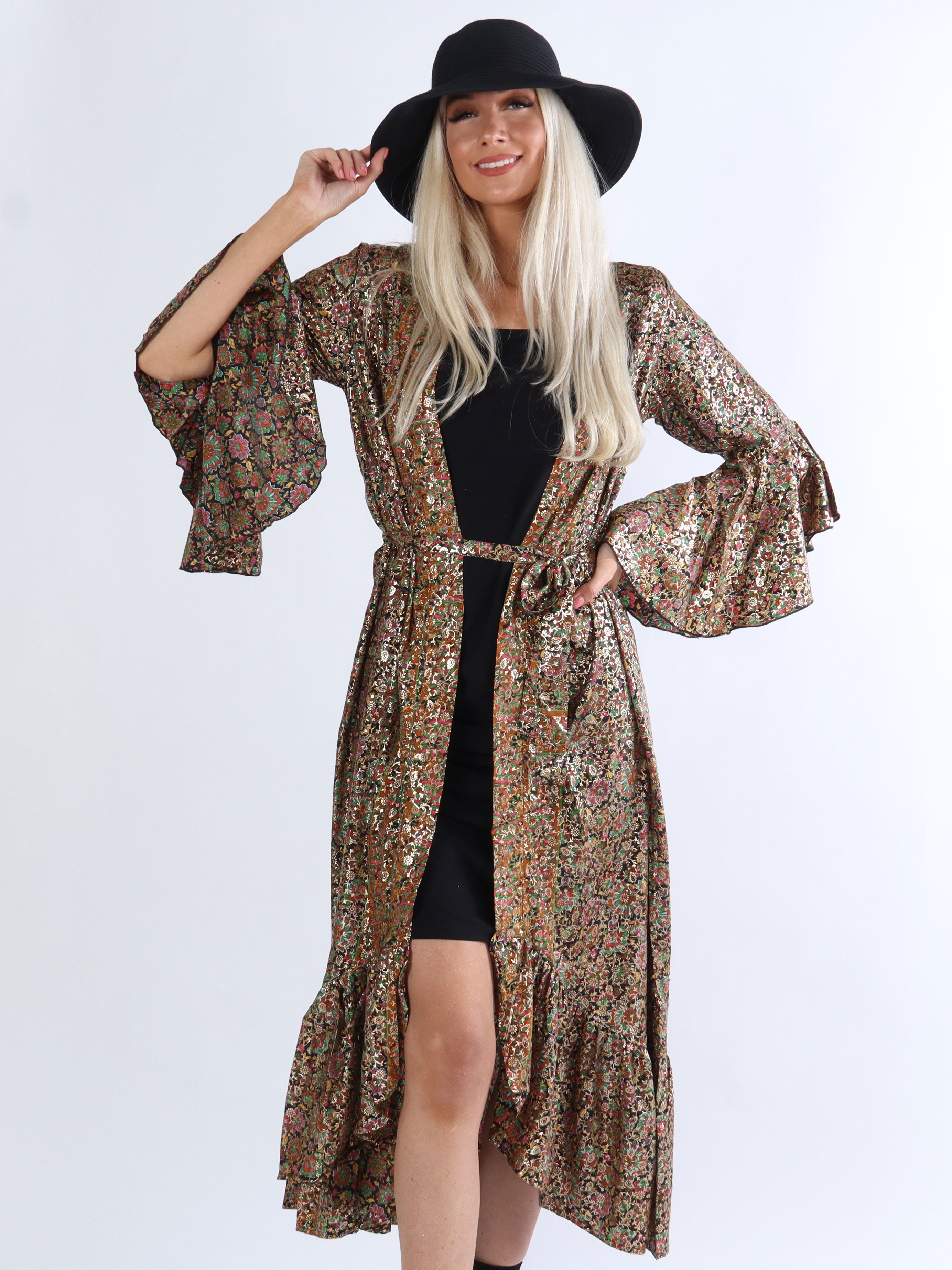 Tamina - Mønstret kimono med guld detaljer