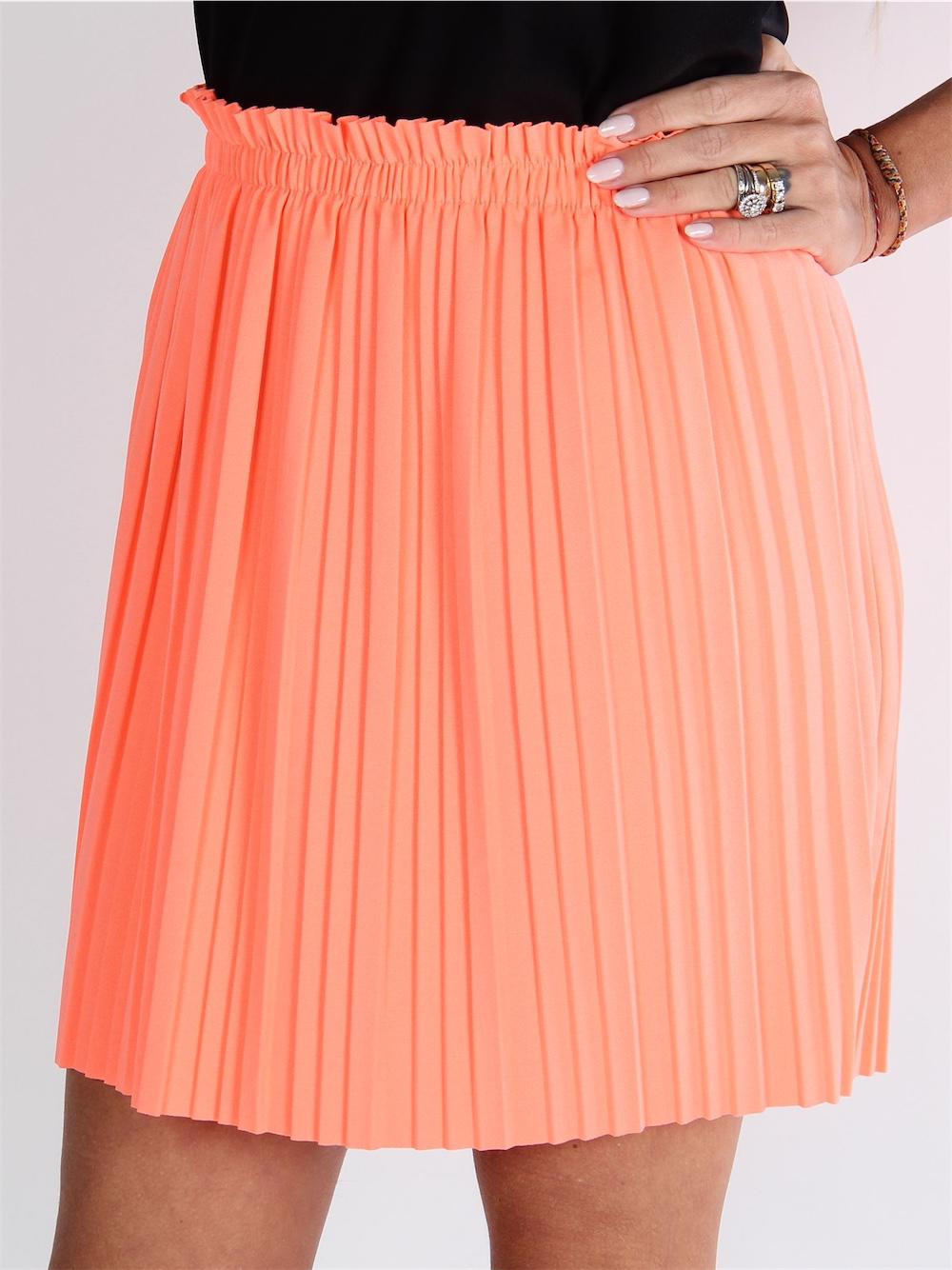 Tasja - Beigefarvet plisseret nederdel