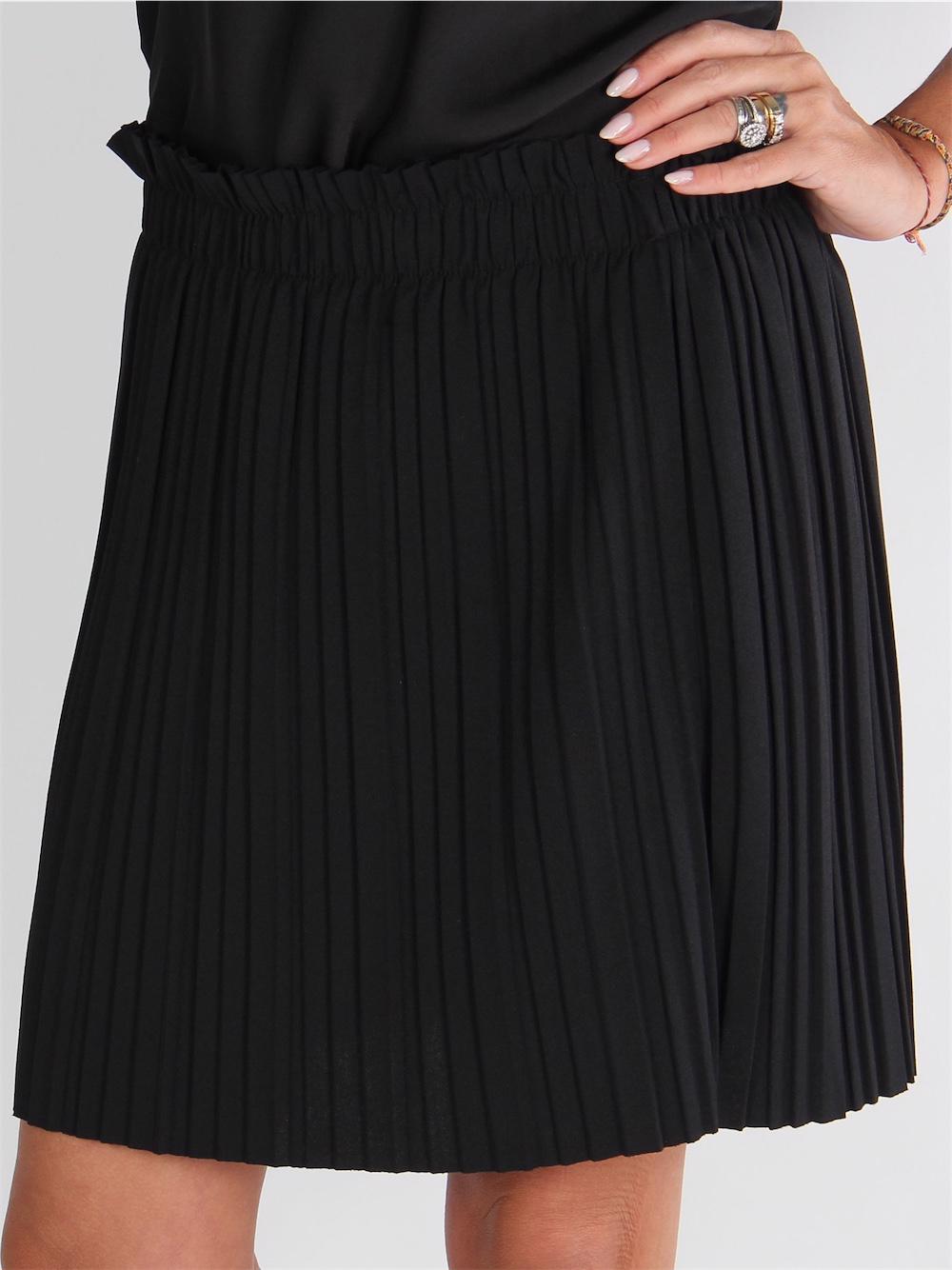 Tasja - Beigefarvet plisseret nederdel