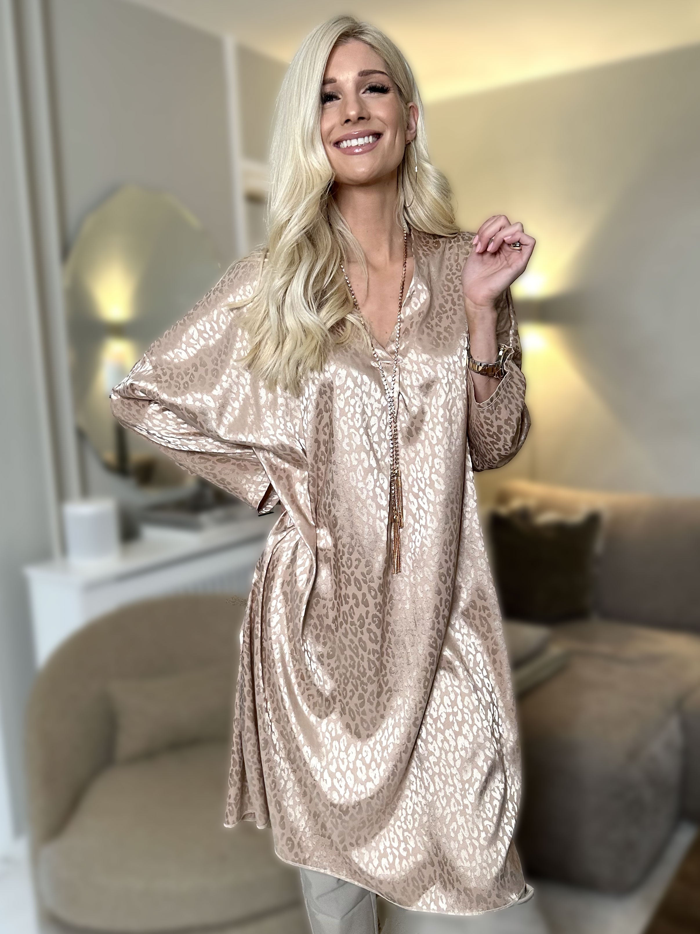 Telly - Tunika med leopardpletter i silkelook