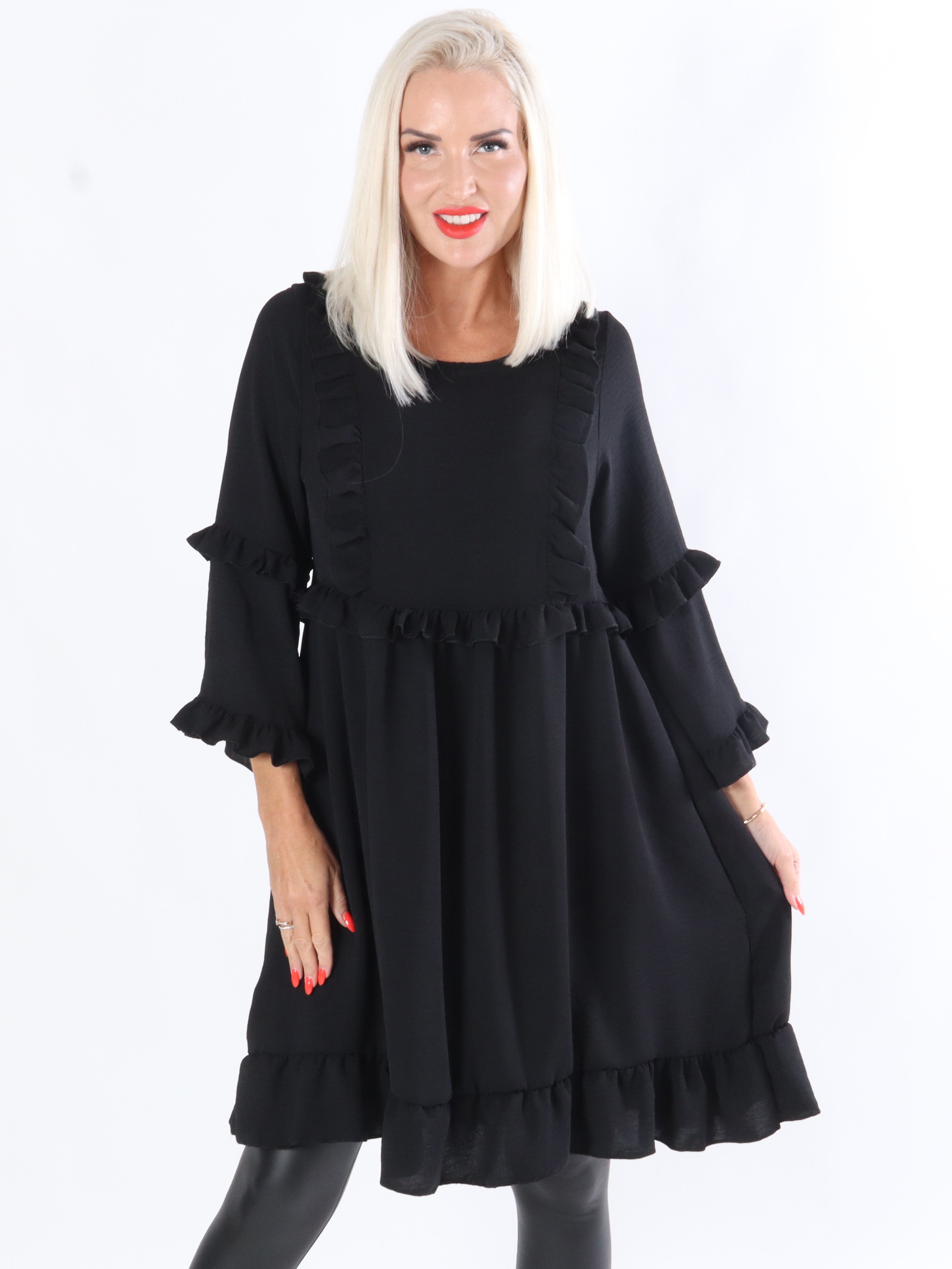 Thyra - Kjole i med flæsekanter foran