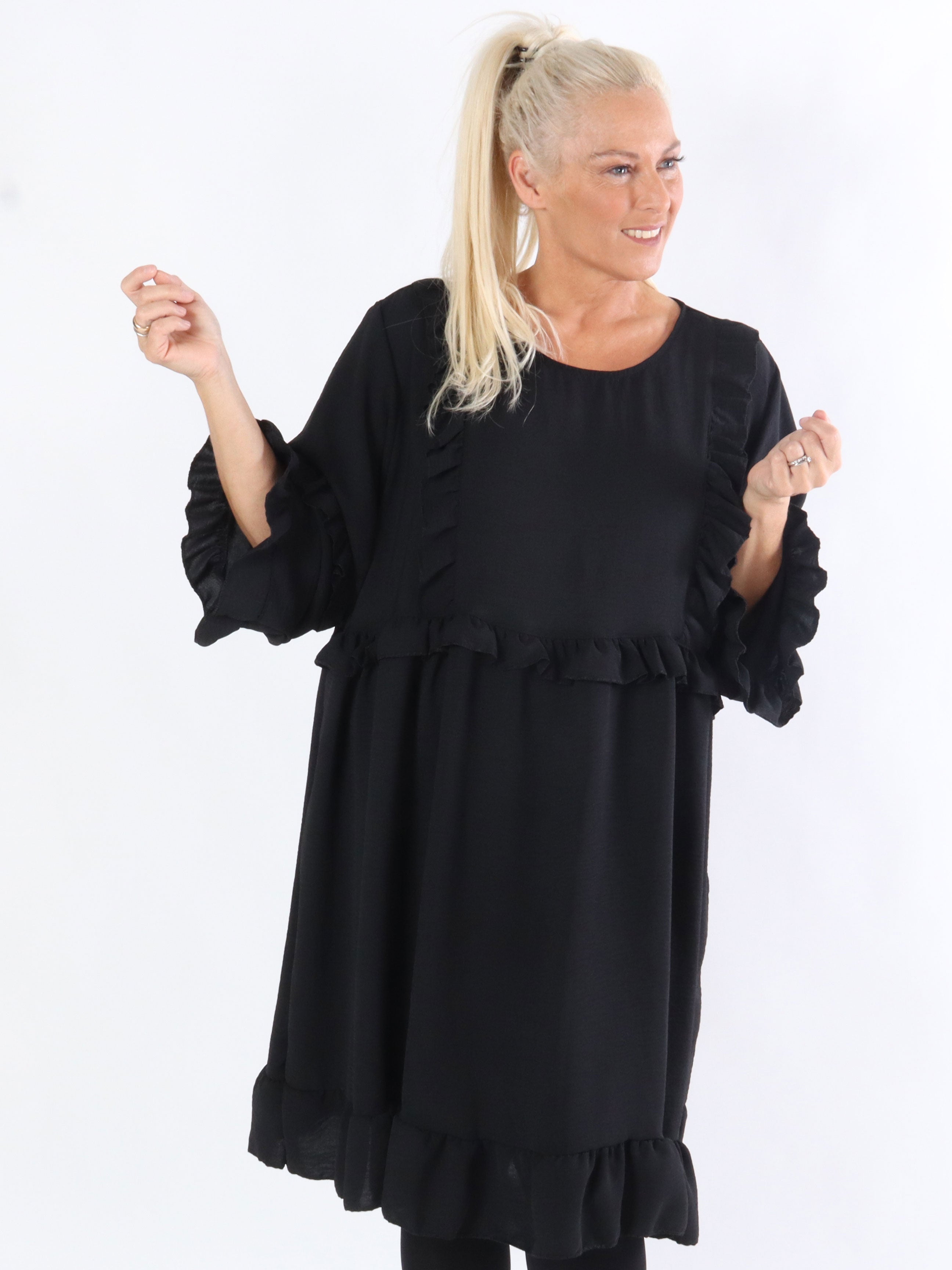 Thyra - Kjole i med flæsekanter foran