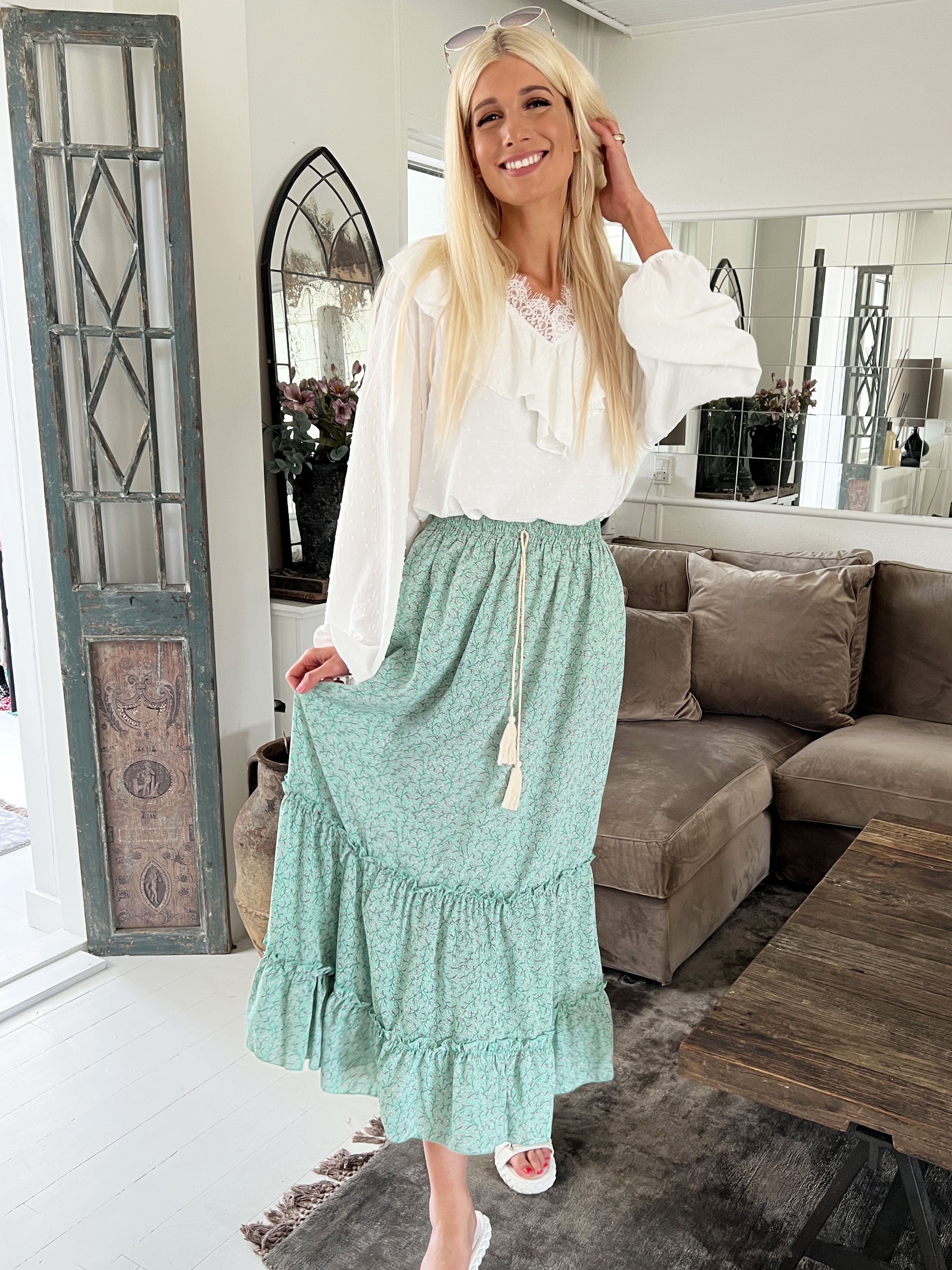 Tijana - Lang nederdel med flæser forneden