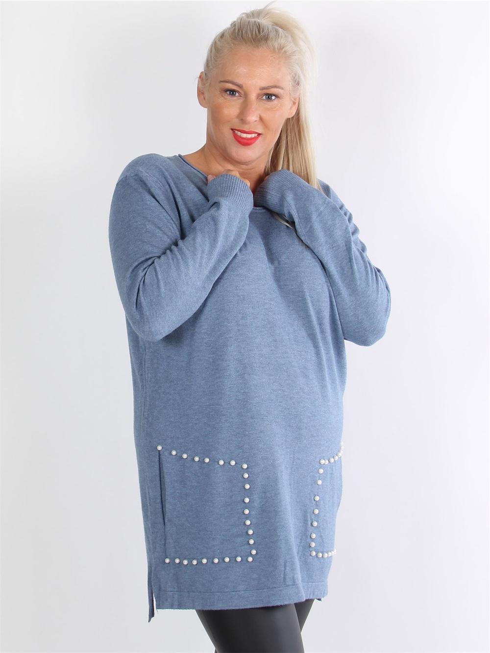 Toscara - Sort langærmet strikbluse med lommer omridset af hvide perler