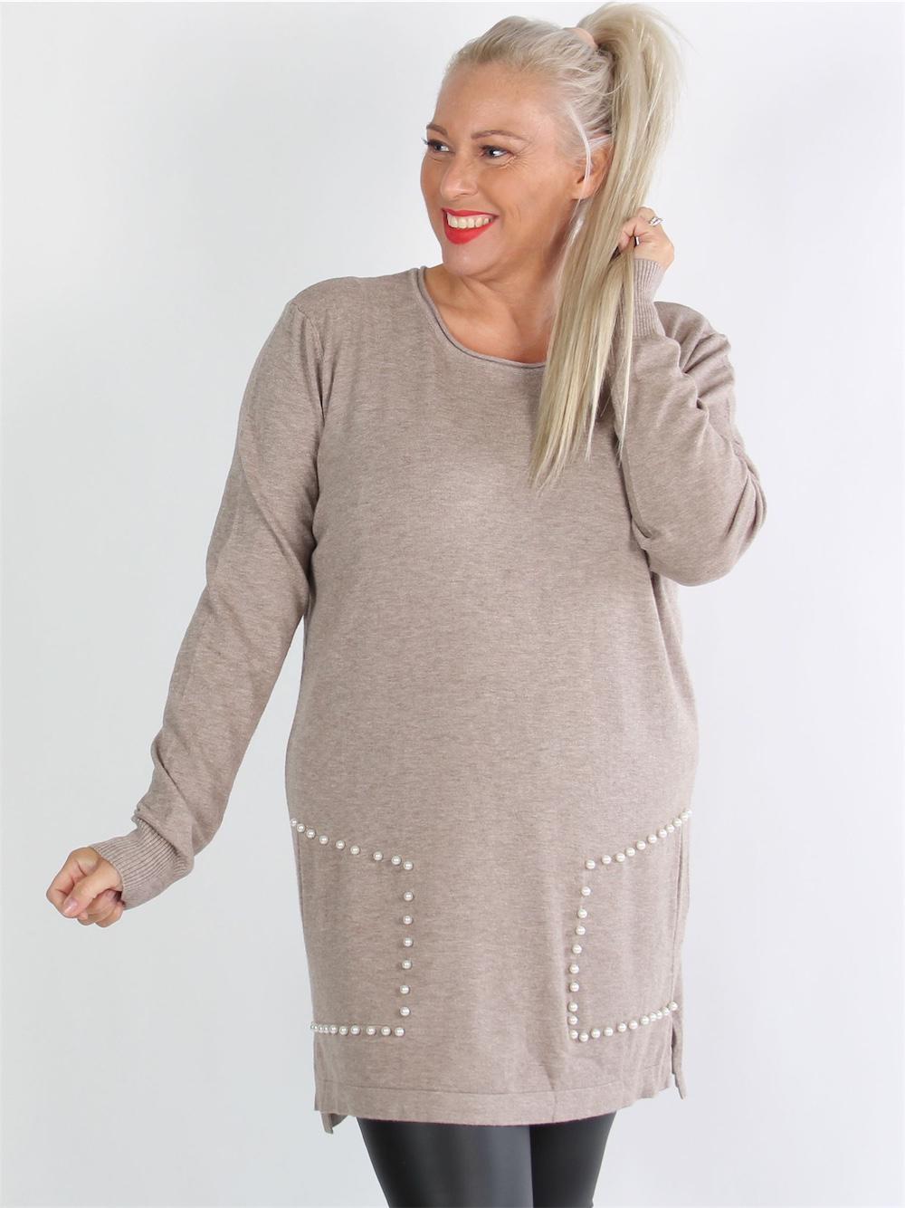 Toscara - Sort langærmet strikbluse med lommer omridset af hvide perler