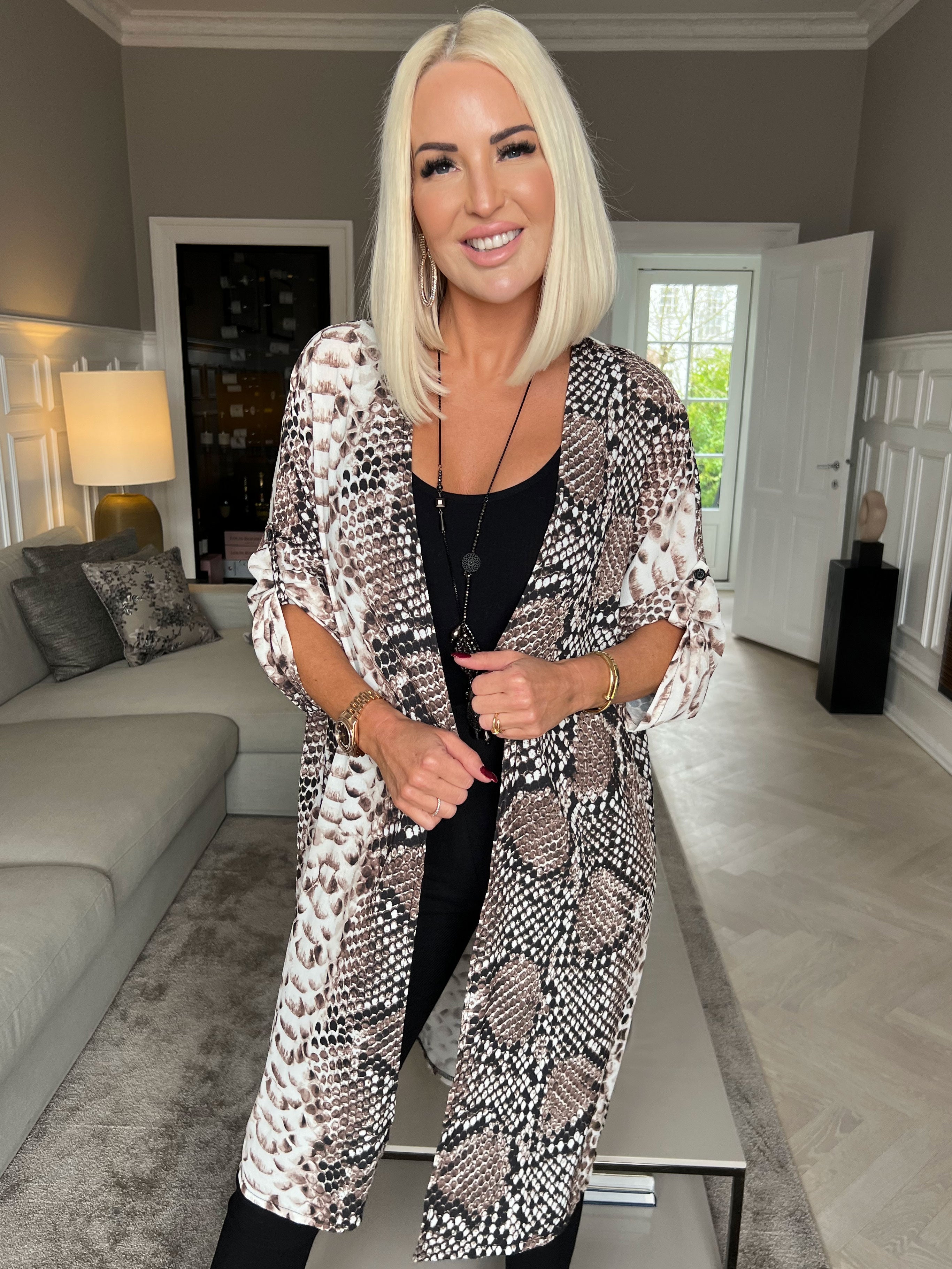 Vanesa Animal Kimono - Sød kimono i viskose med dyreprint