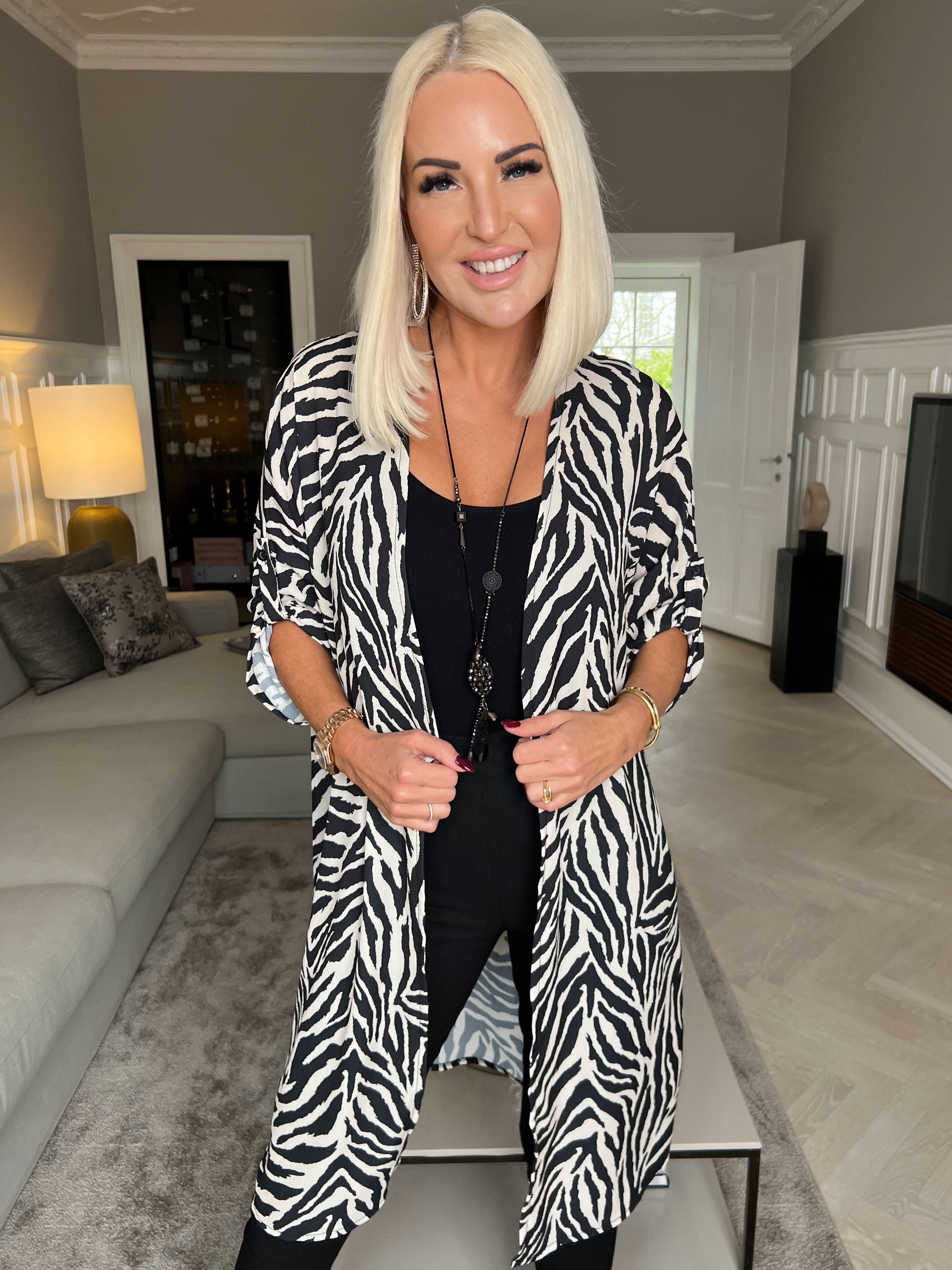 Vanesa Animal Kimono - Sød kimono i viskose med dyreprint