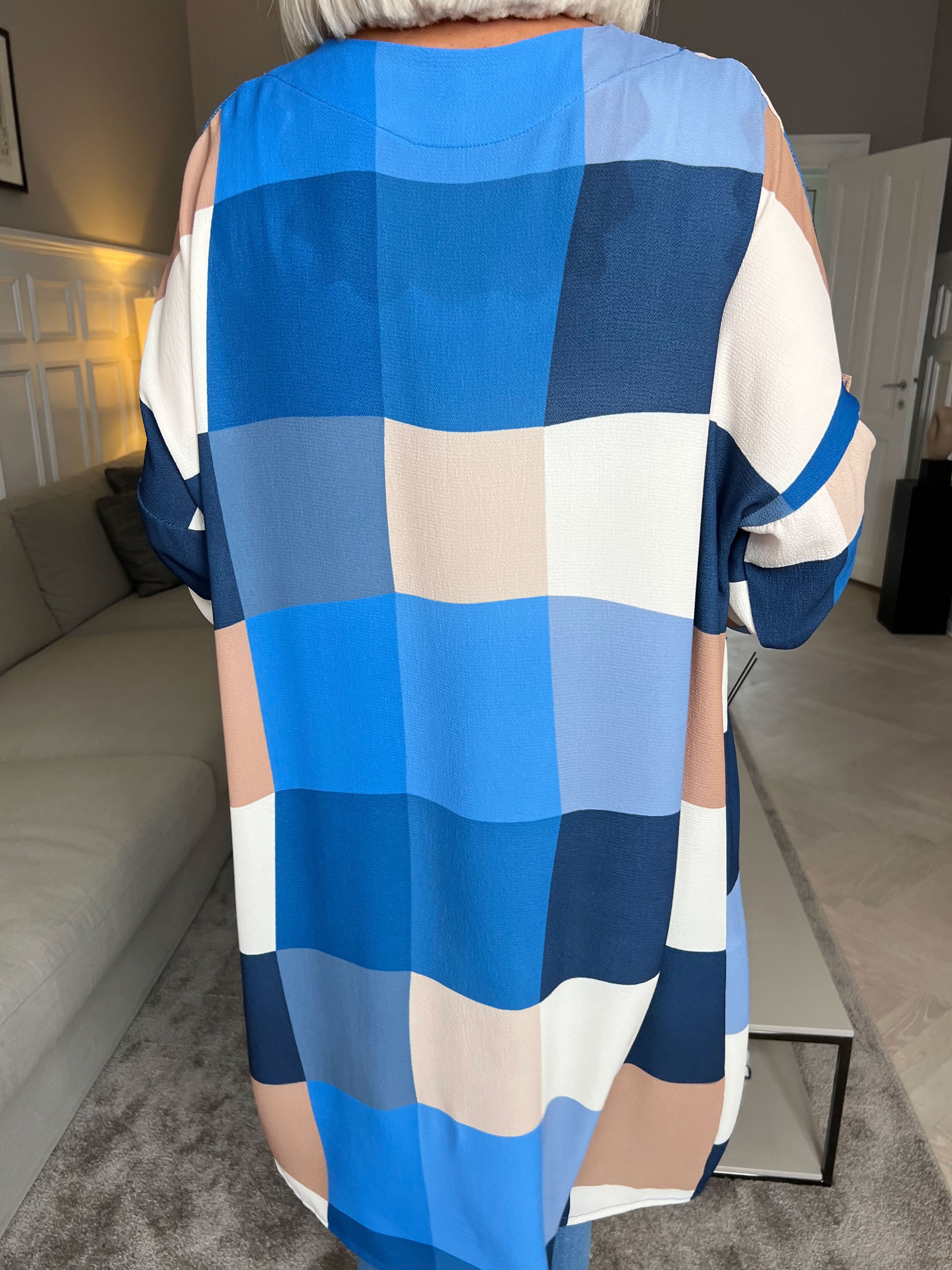 Vanesa Kimono - Sød kimono i viskose med tern