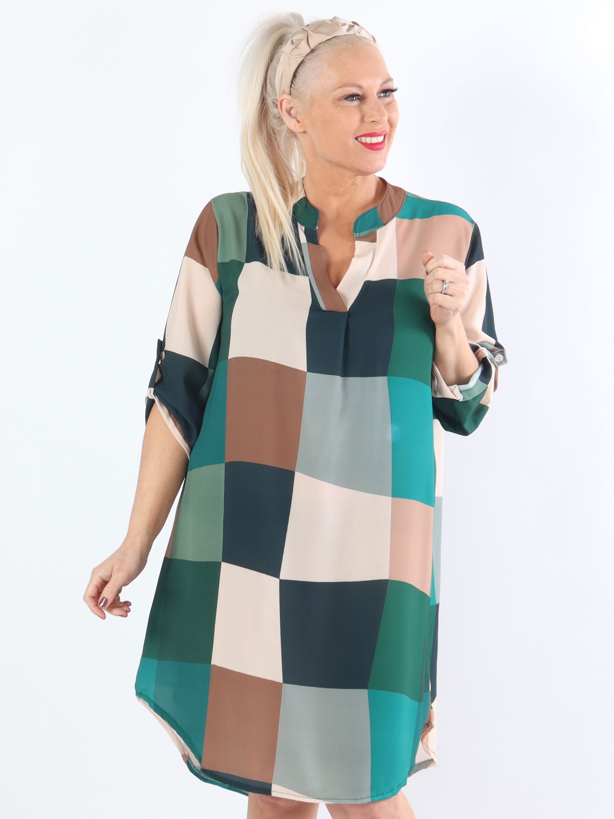 Vanesa Dress Check - Let og luftig plus size kjole